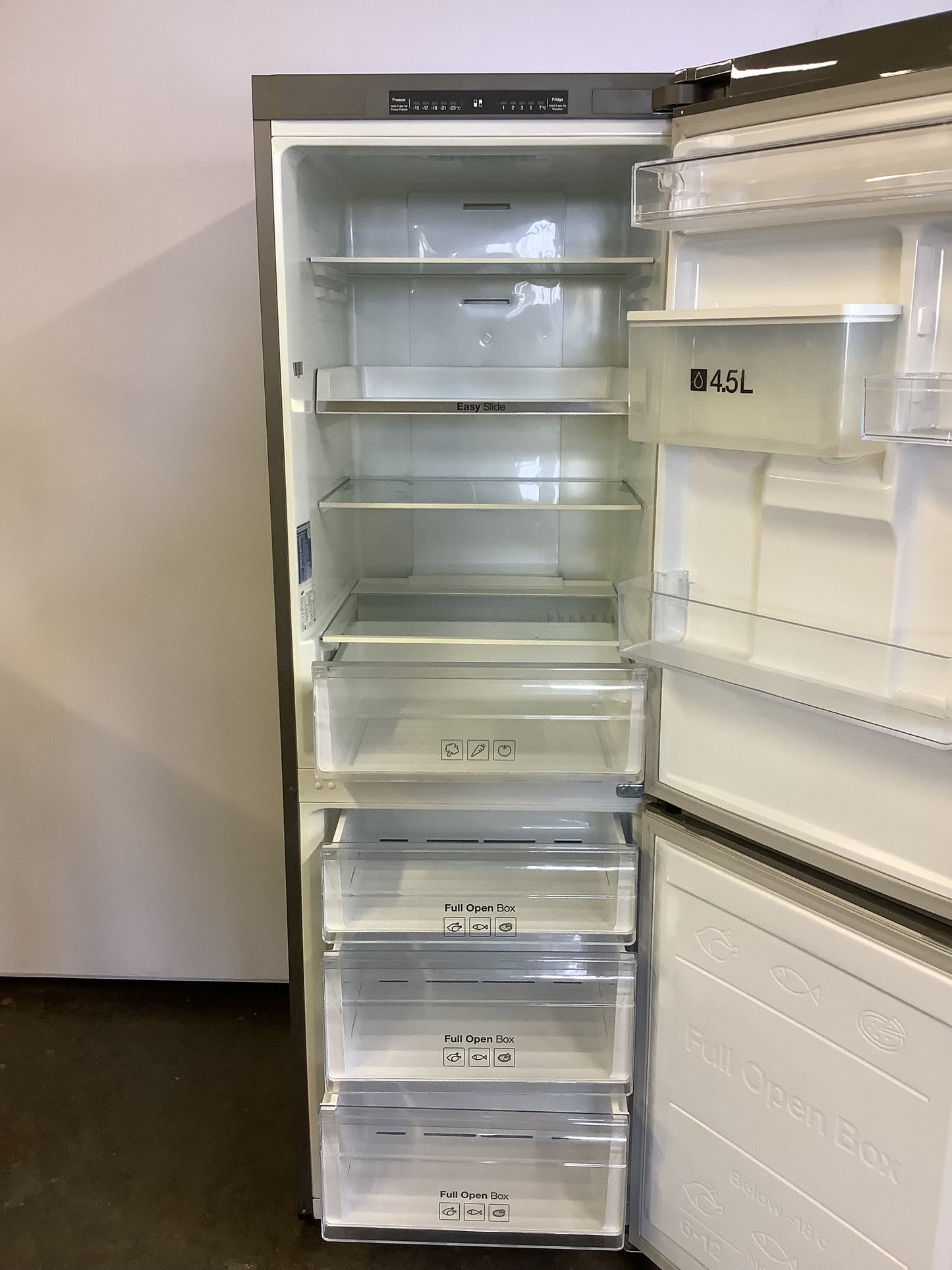 Samsung Fridge Freezer RB29FWJNDSA L49312