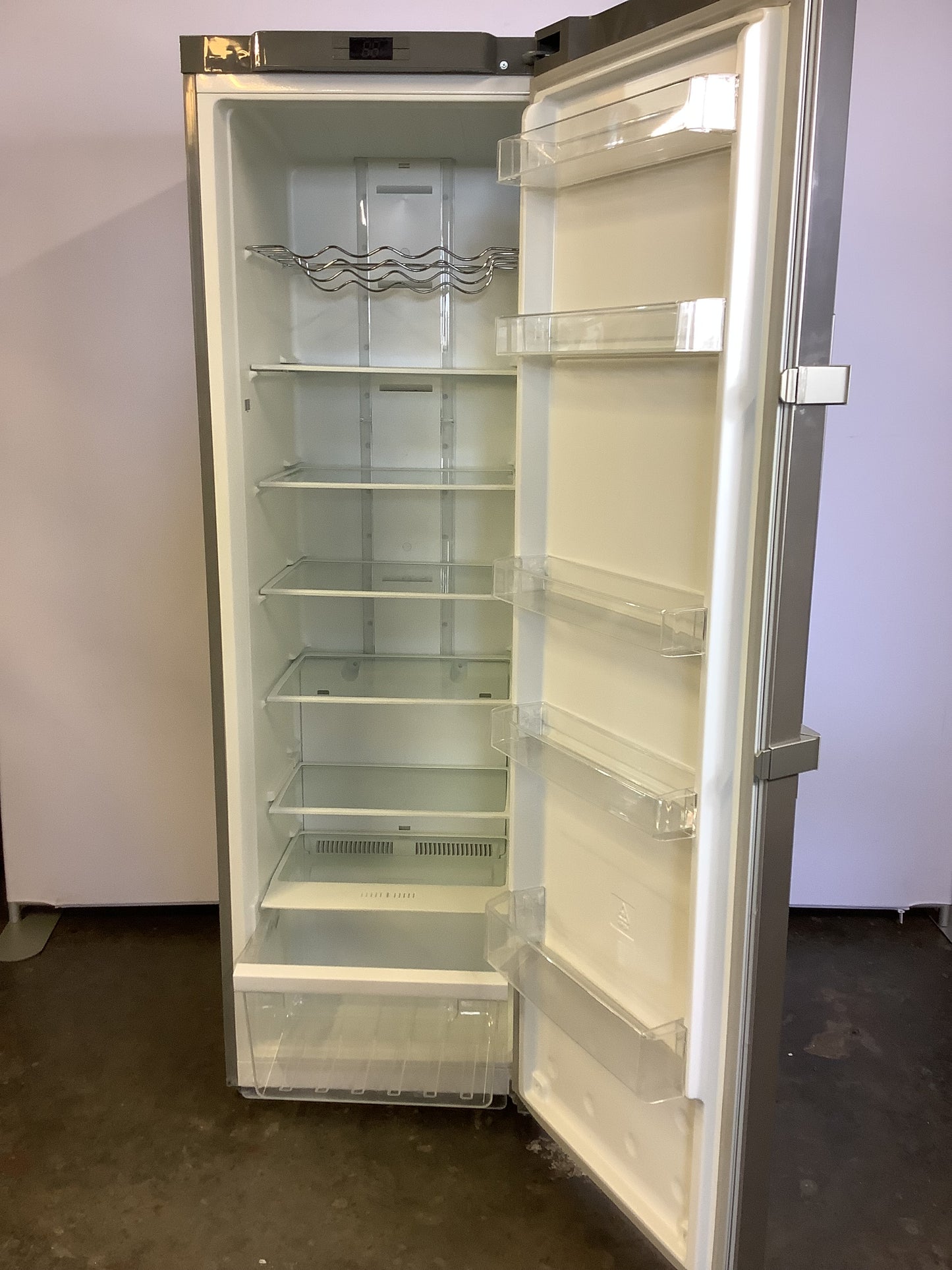 Hotpoint Freestanding Fridge SDAH1832V L48106