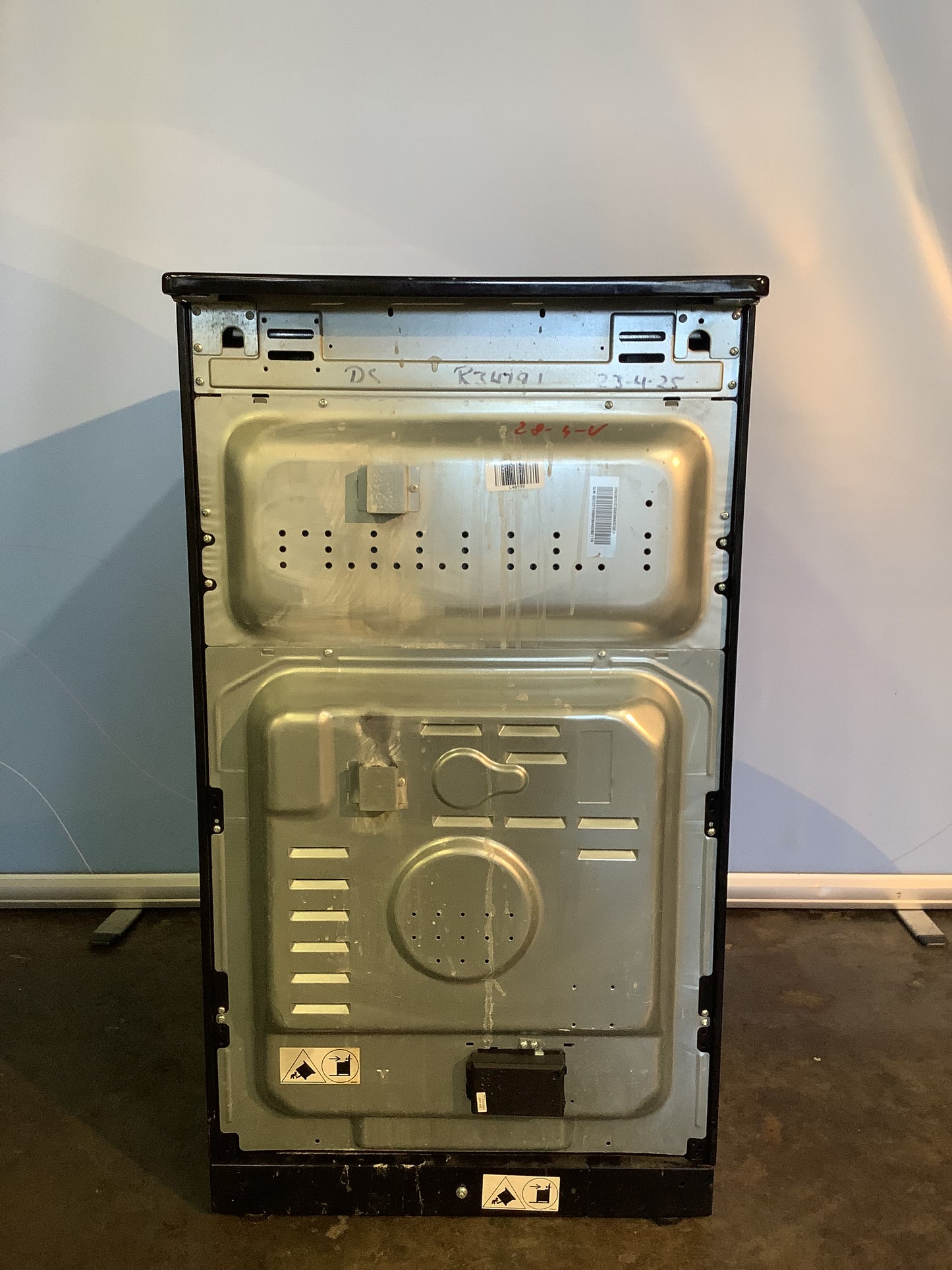 Swan Electric Cooker SX15821B L48599