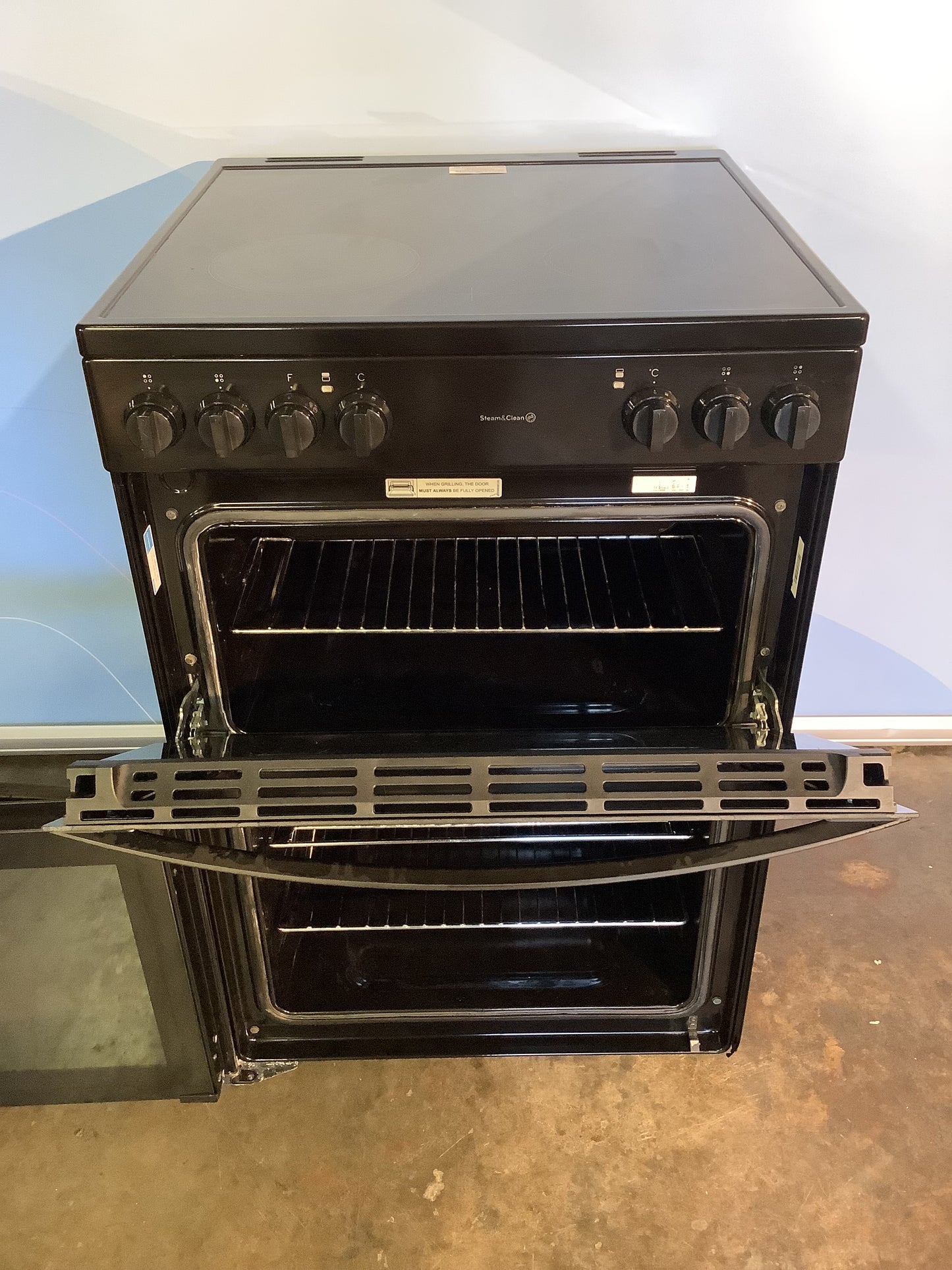 Indesit Electric Cooker ID67V9KMB L48768