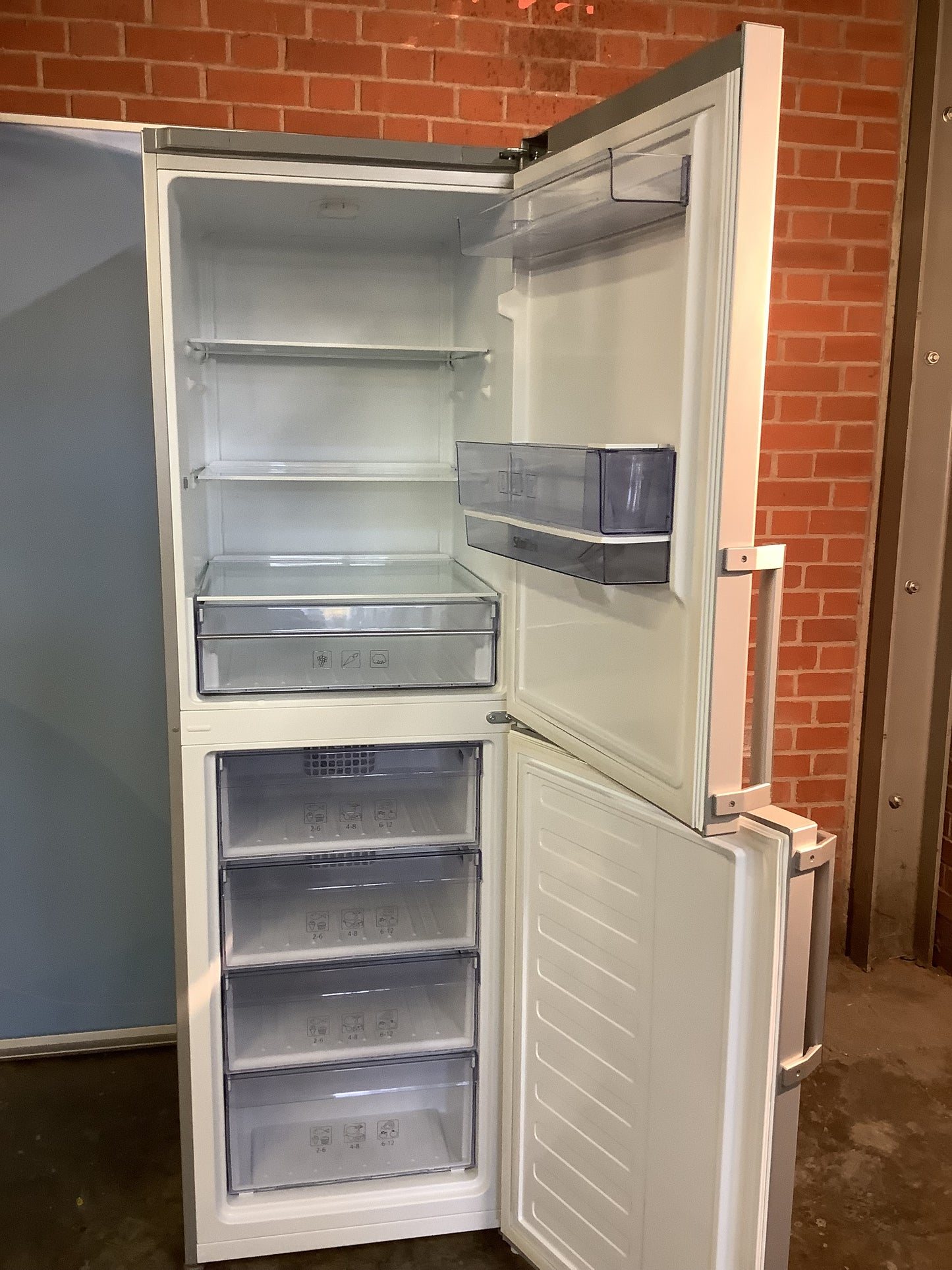 Beko Fridge Freezer CFP1691DS L47631