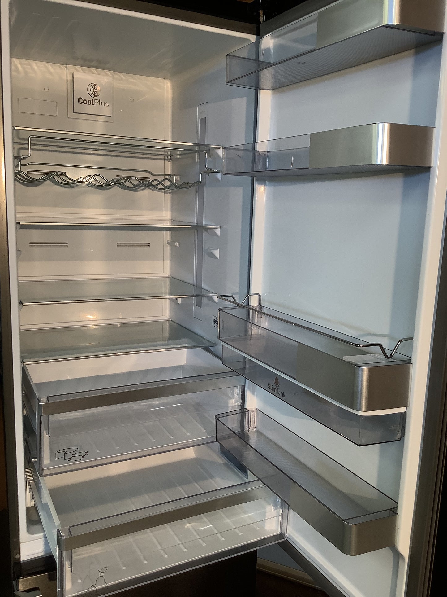 Grundig Fridge Freezer GKN16220DZ L48717