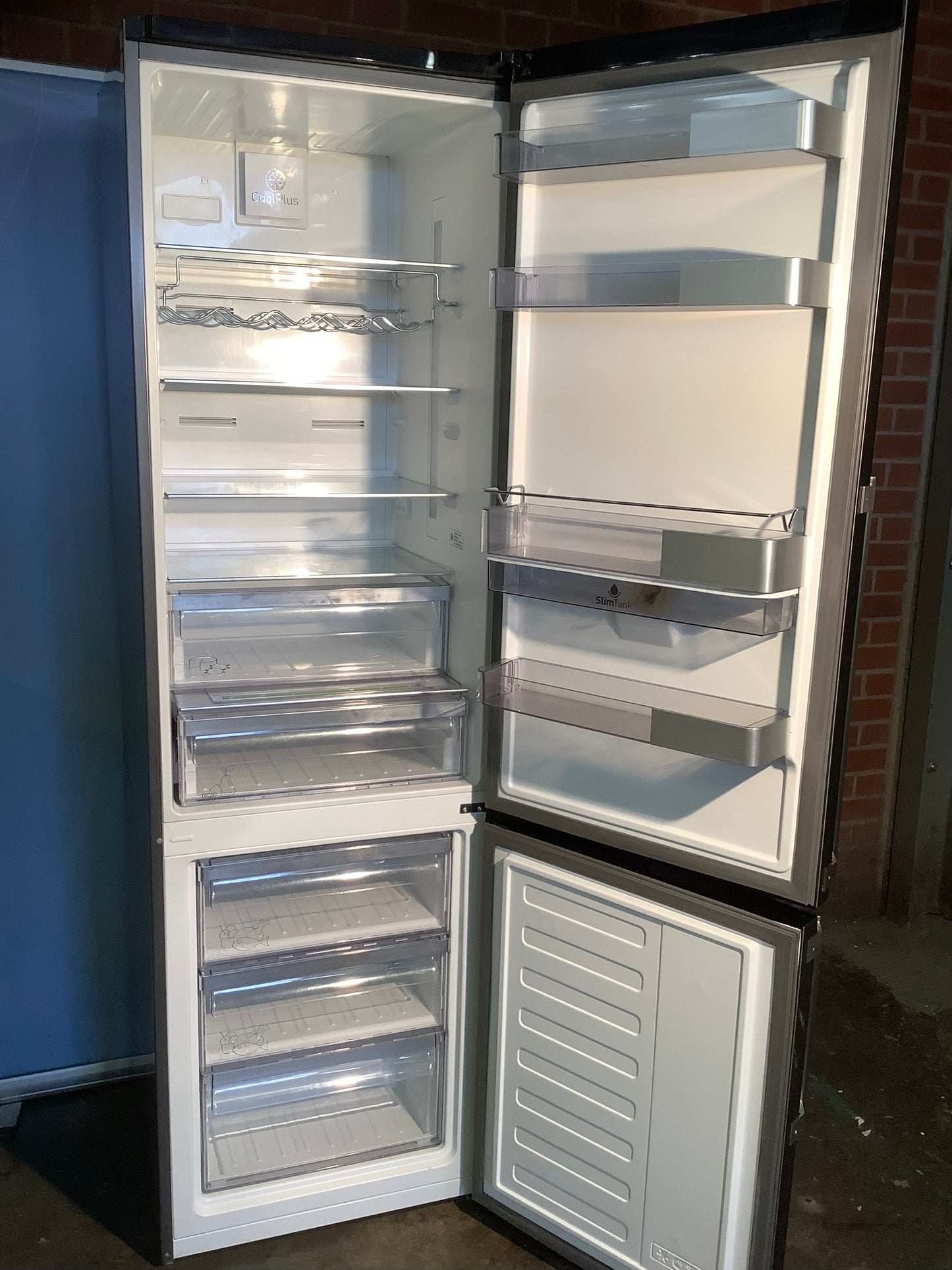 Grundig Fridge Freezer GKN16220DZ L48717