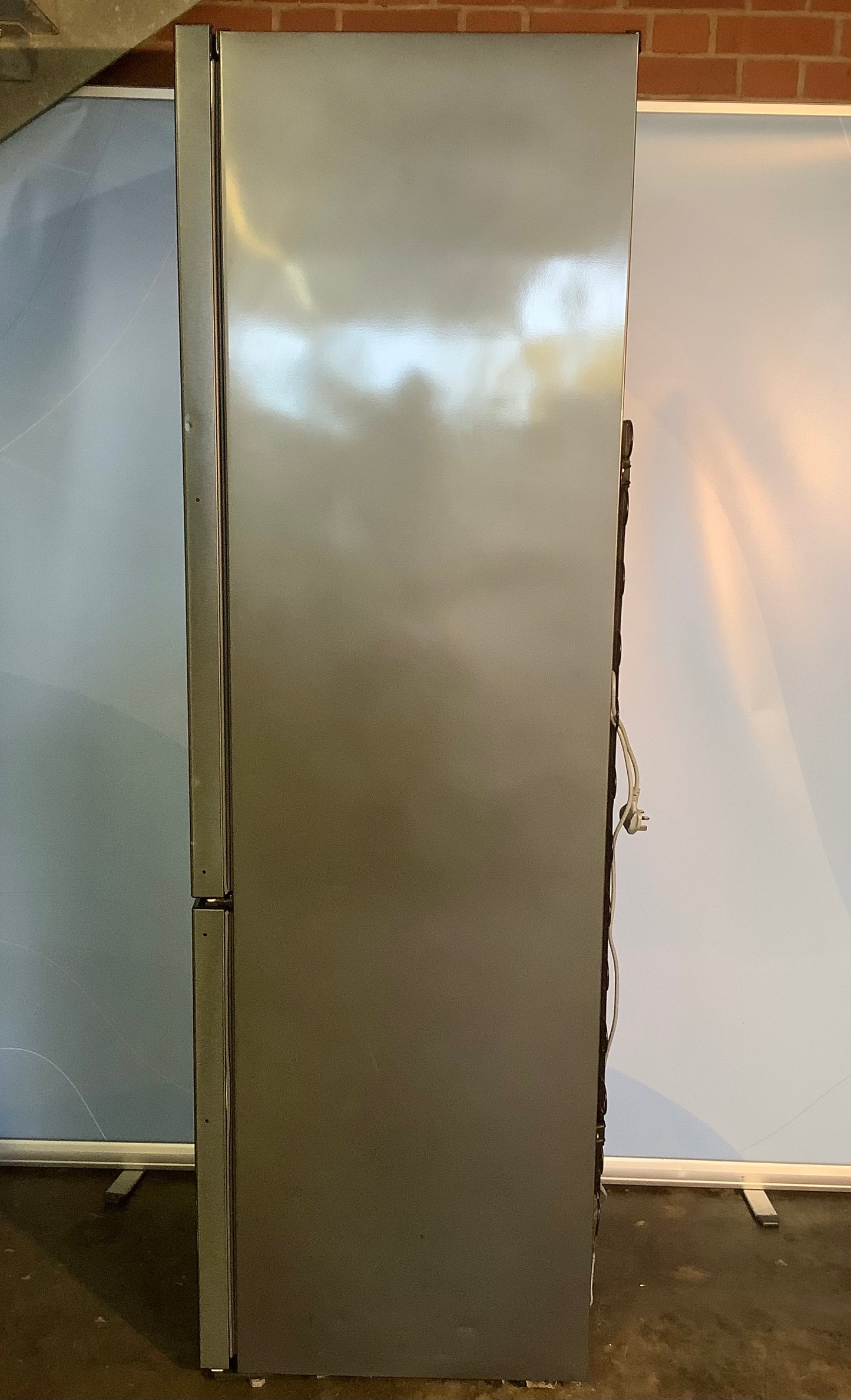Grundig Fridge Freezer GKN16220DZ L48717