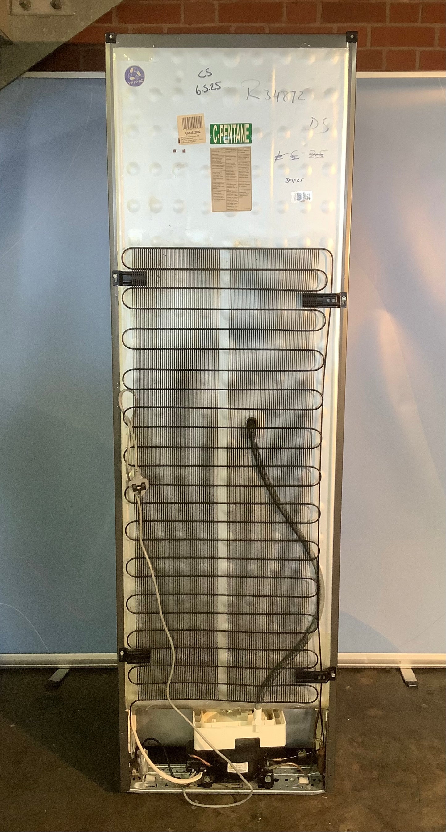 Grundig Fridge Freezer GKN16220DZ L48717