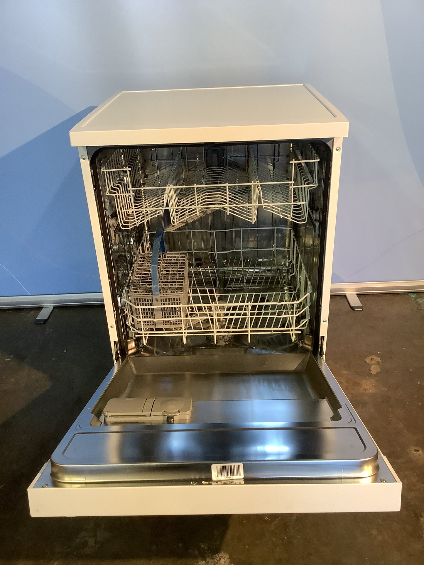 Beko Dishwasher DFN05X10W L48542