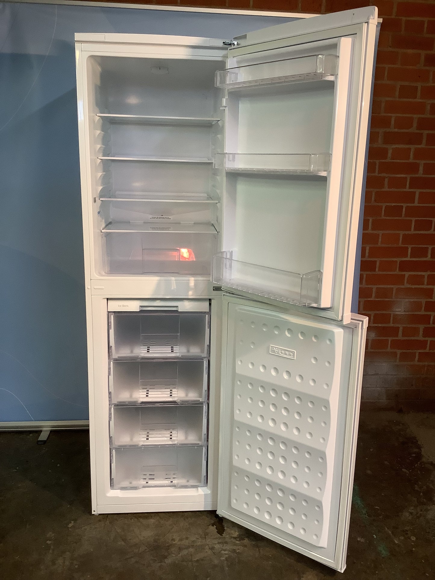 Beko Fridge Freezer CS5824W L47757