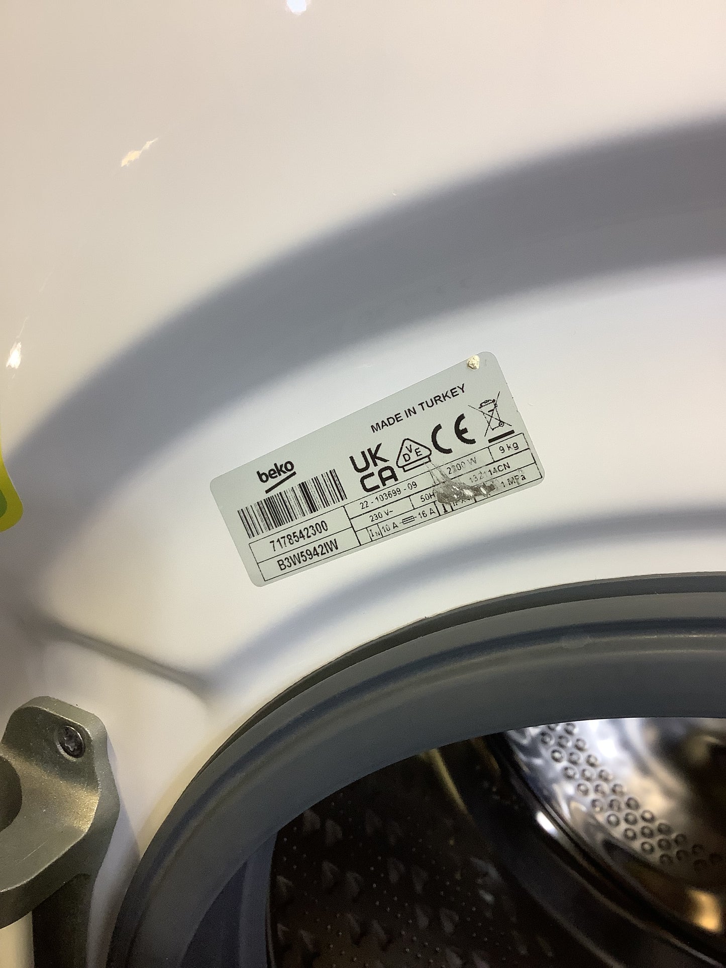 Beko Washing Machine 9kg B3W59421W L49269