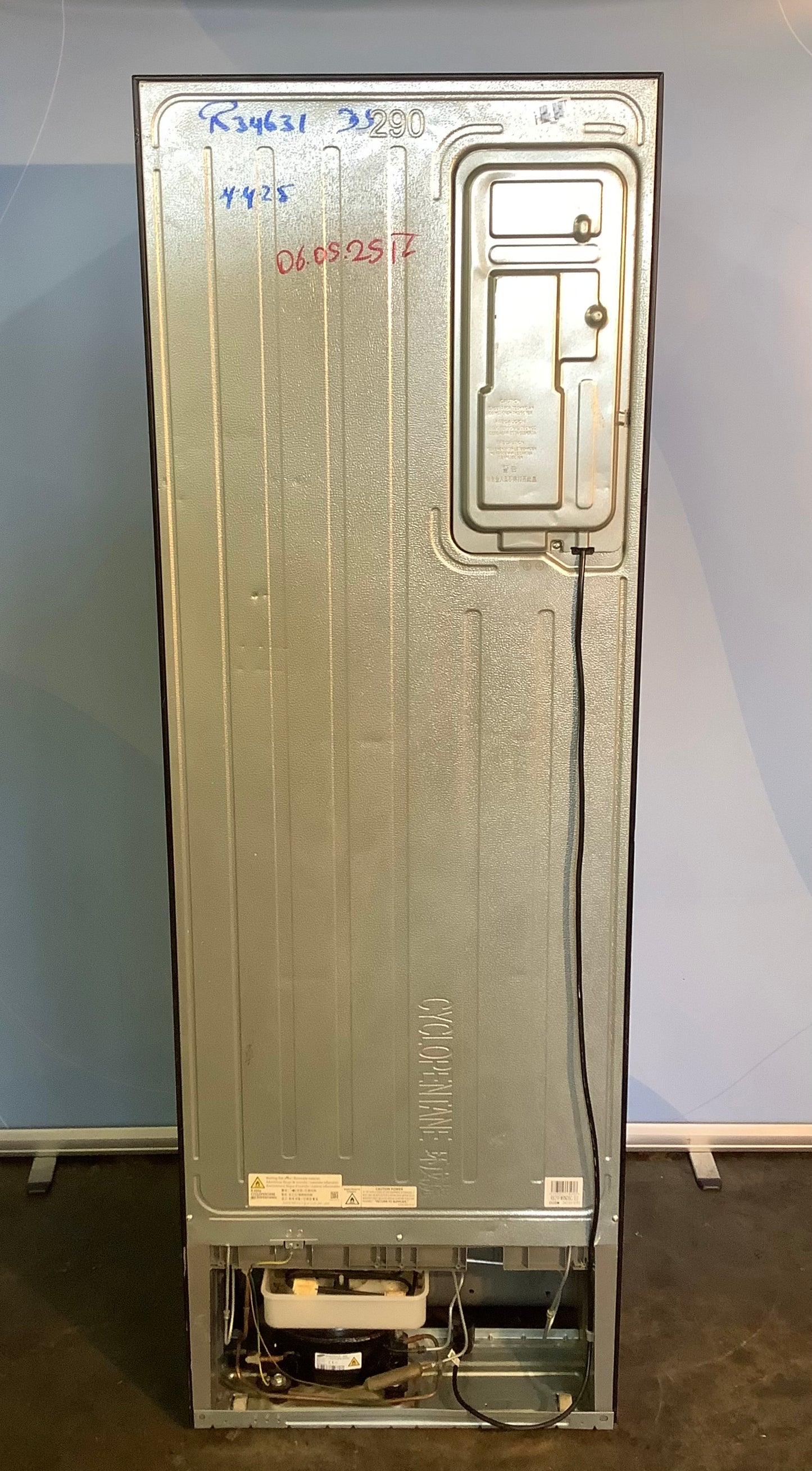 Samsung Fridge Freezer RB29FWJNDBC L48397