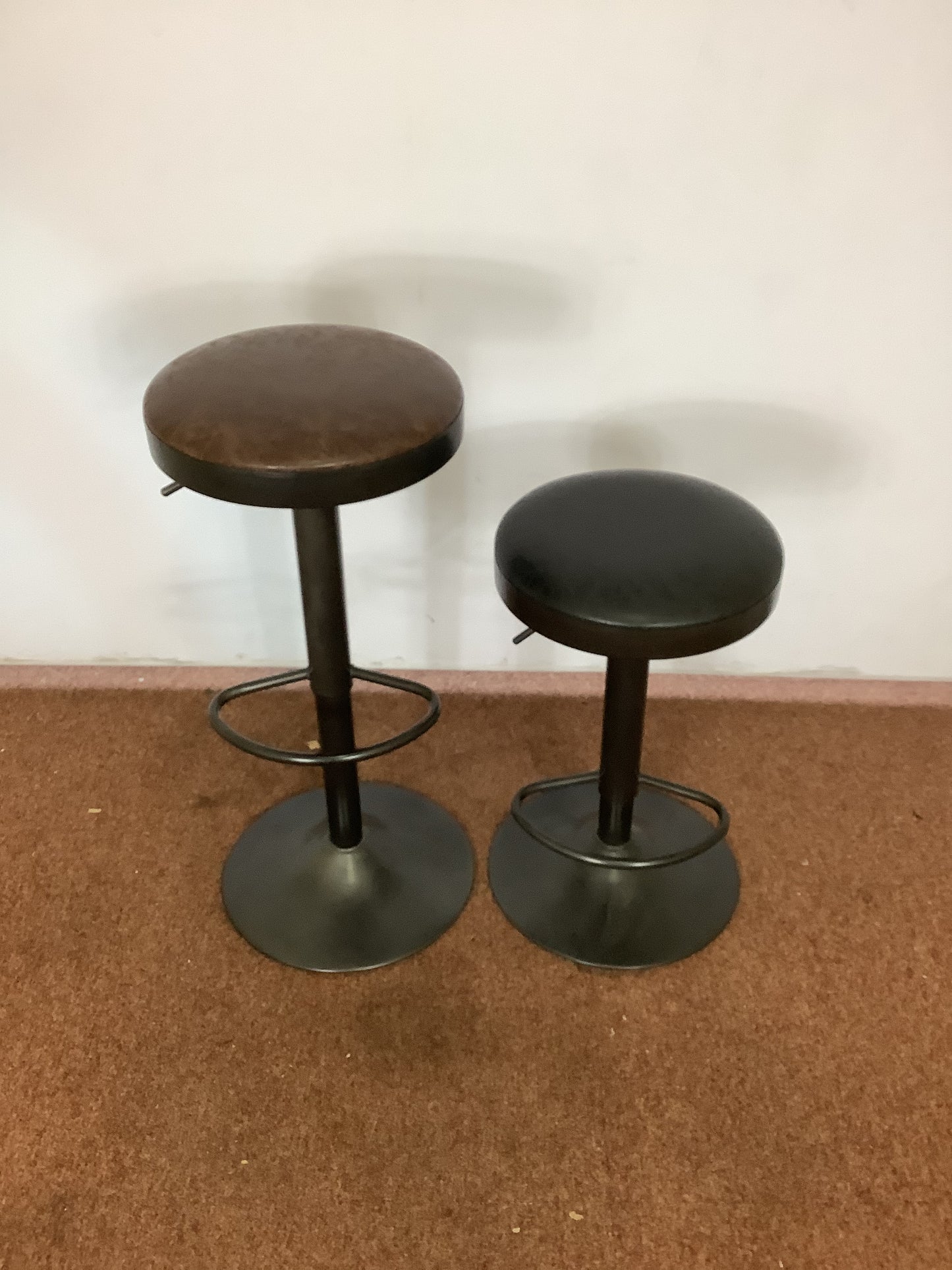 DUNELM 2 x Adjustable Height Bar Stools F27505