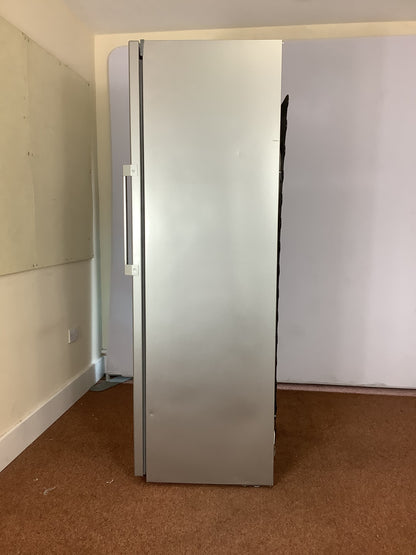 Hotpoint Freestanding Freezer UH8F1CGUK1 L52640