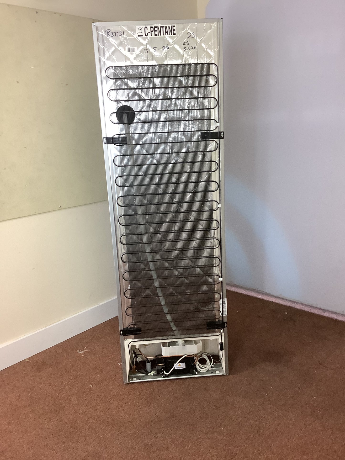 Hotpoint Freestanding Freezer UH8F1CGUK1 L52640