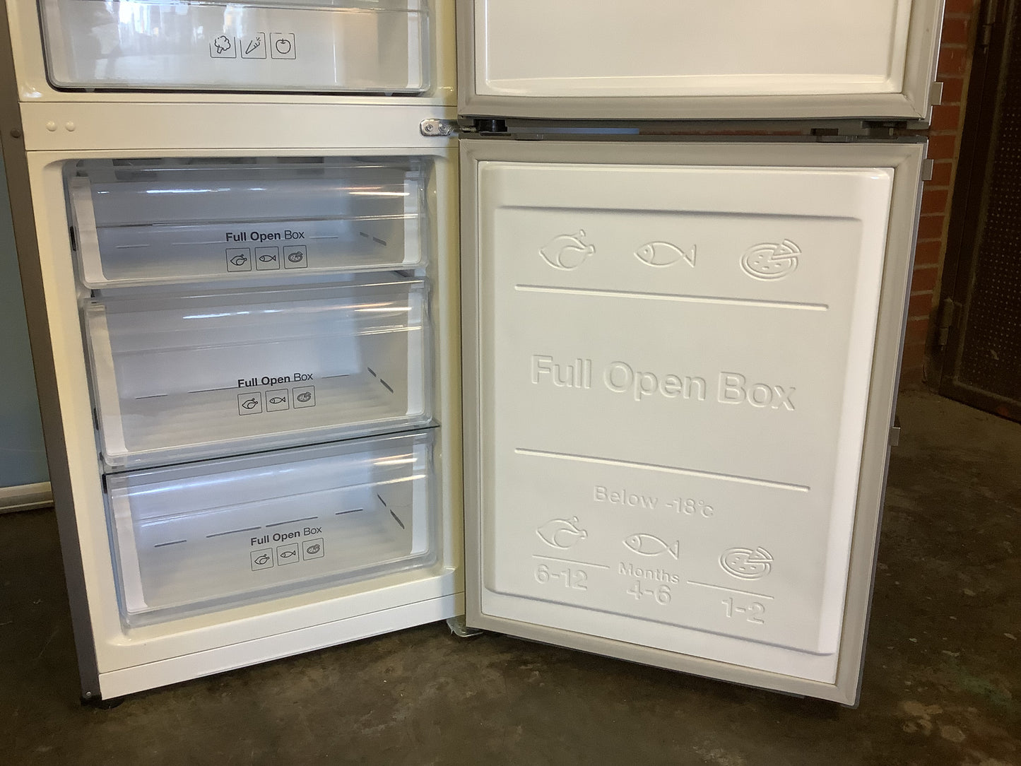 Samsung Fridge Freezer RB29FWJNDSA L47535