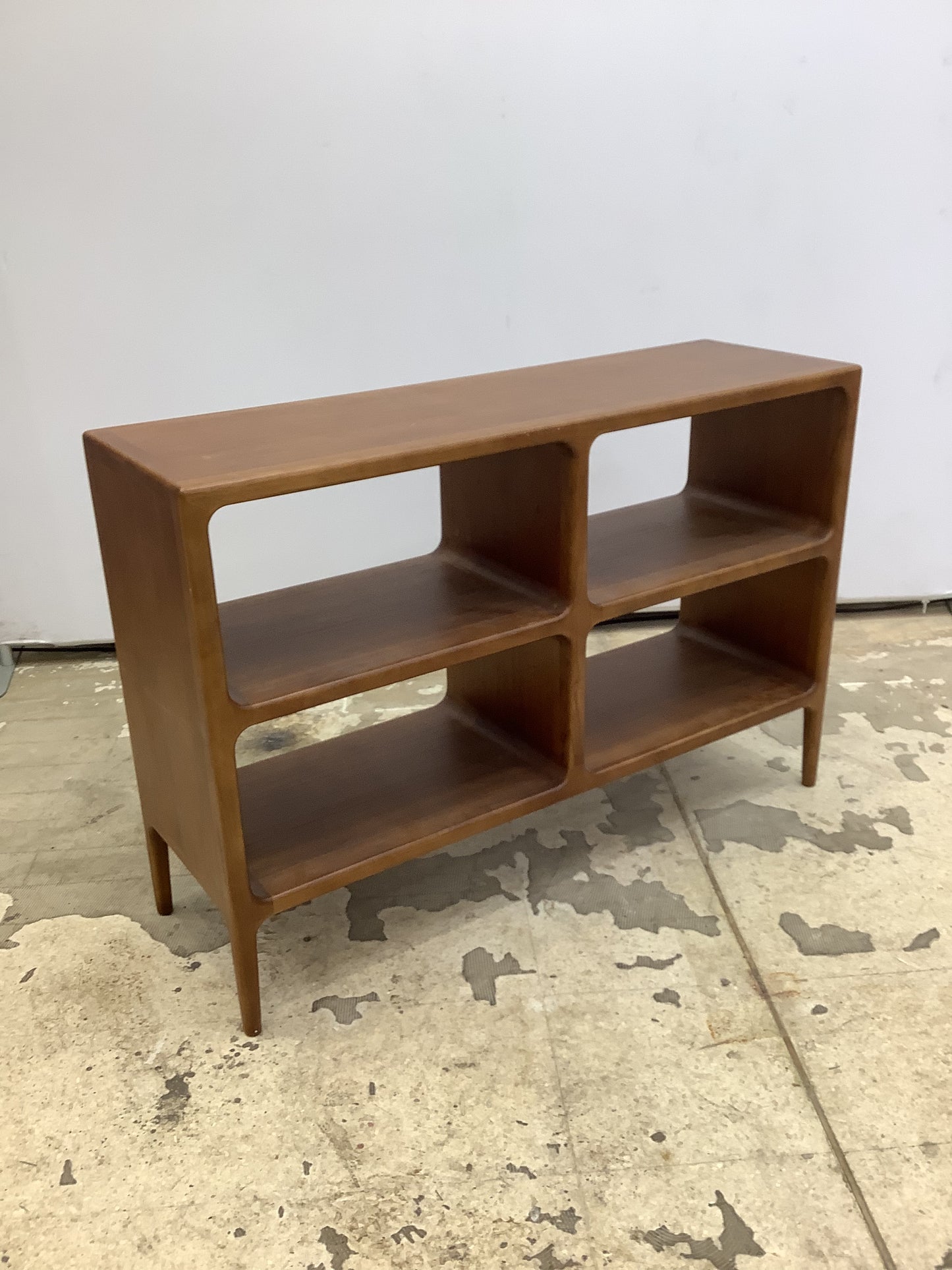 Medium Honey Oak Sideboard F27653