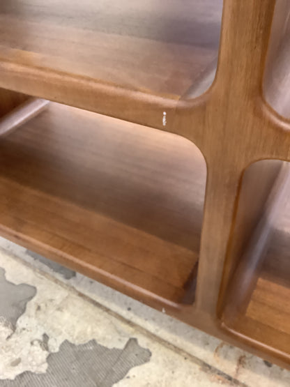 Medium Honey Oak Sideboard F27653