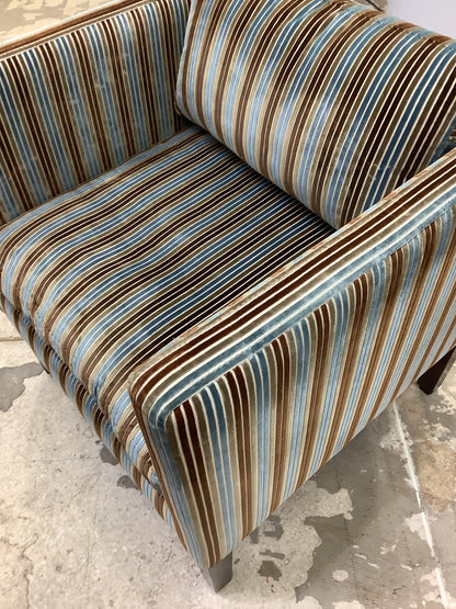 Striped Tufted Armchair. F27655