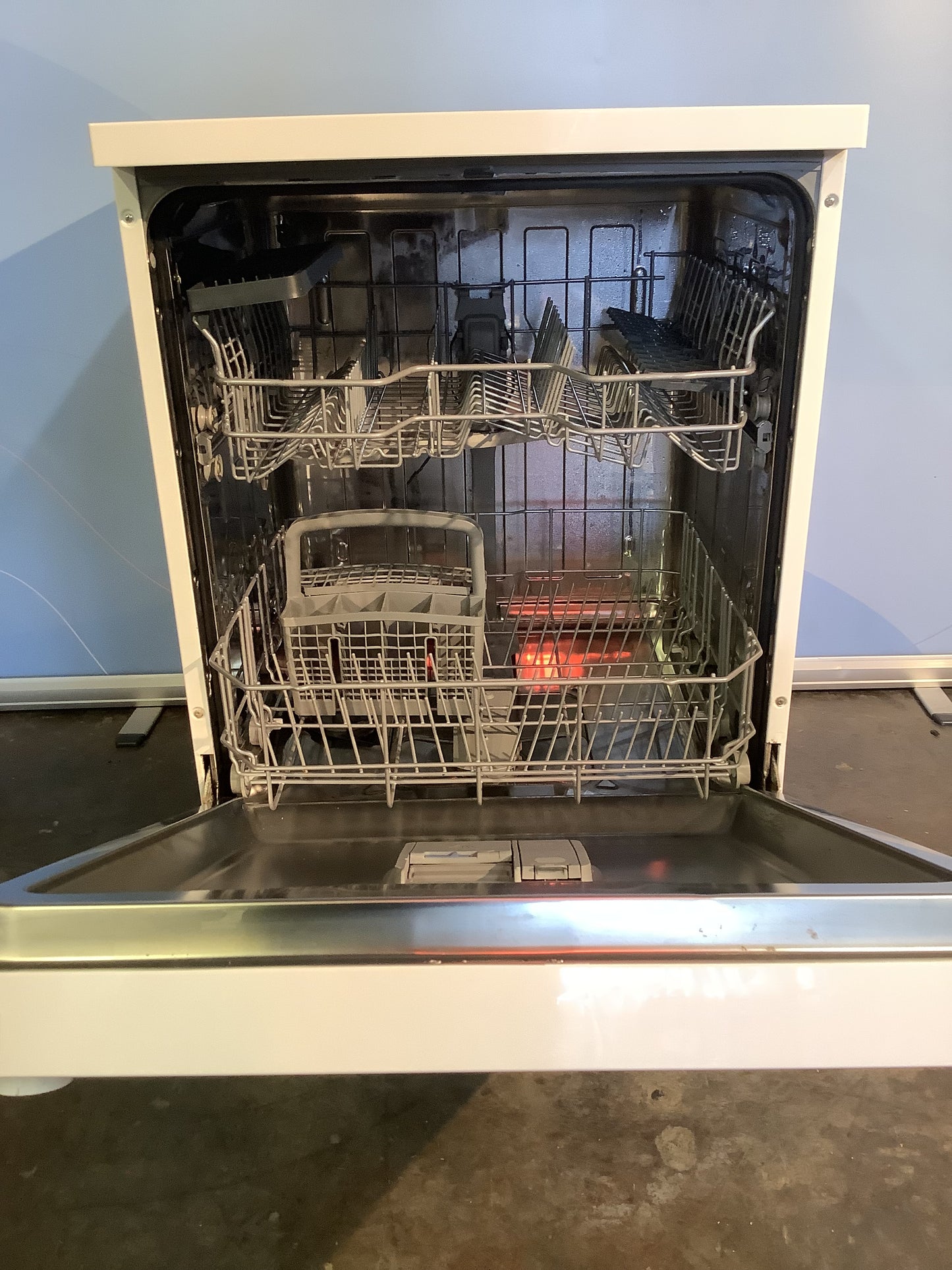 Beko Dishwasher DFNO5X11W L47781
