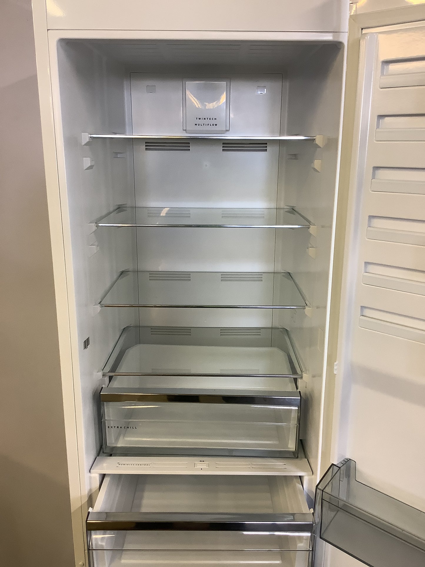 AEG Fridge Freezer RCB636E5MW L49403