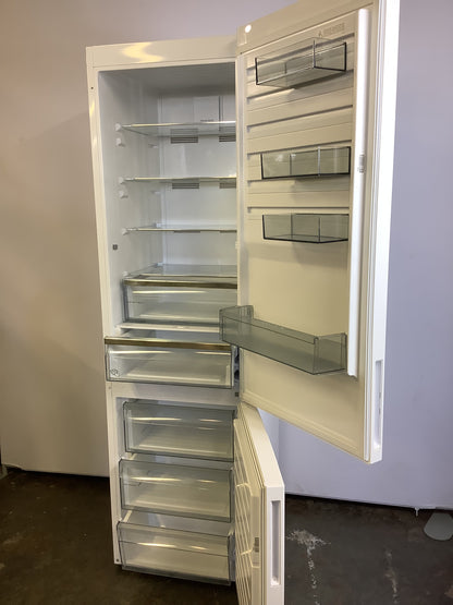AEG Fridge Freezer RCB636E5MW L49403