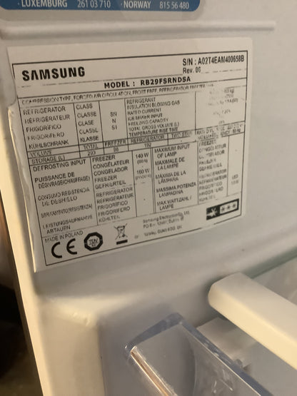 Samsung Fridge Freezer RB29FSRNDSA L47889