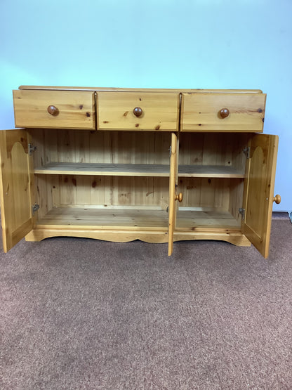 Pine 3 Draw / 2 Cupboard Sideboard F27407