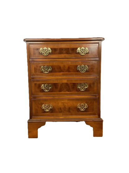 Paul Smith Georgian Style Walnut 4 Draw Chest of Drawers F27410.