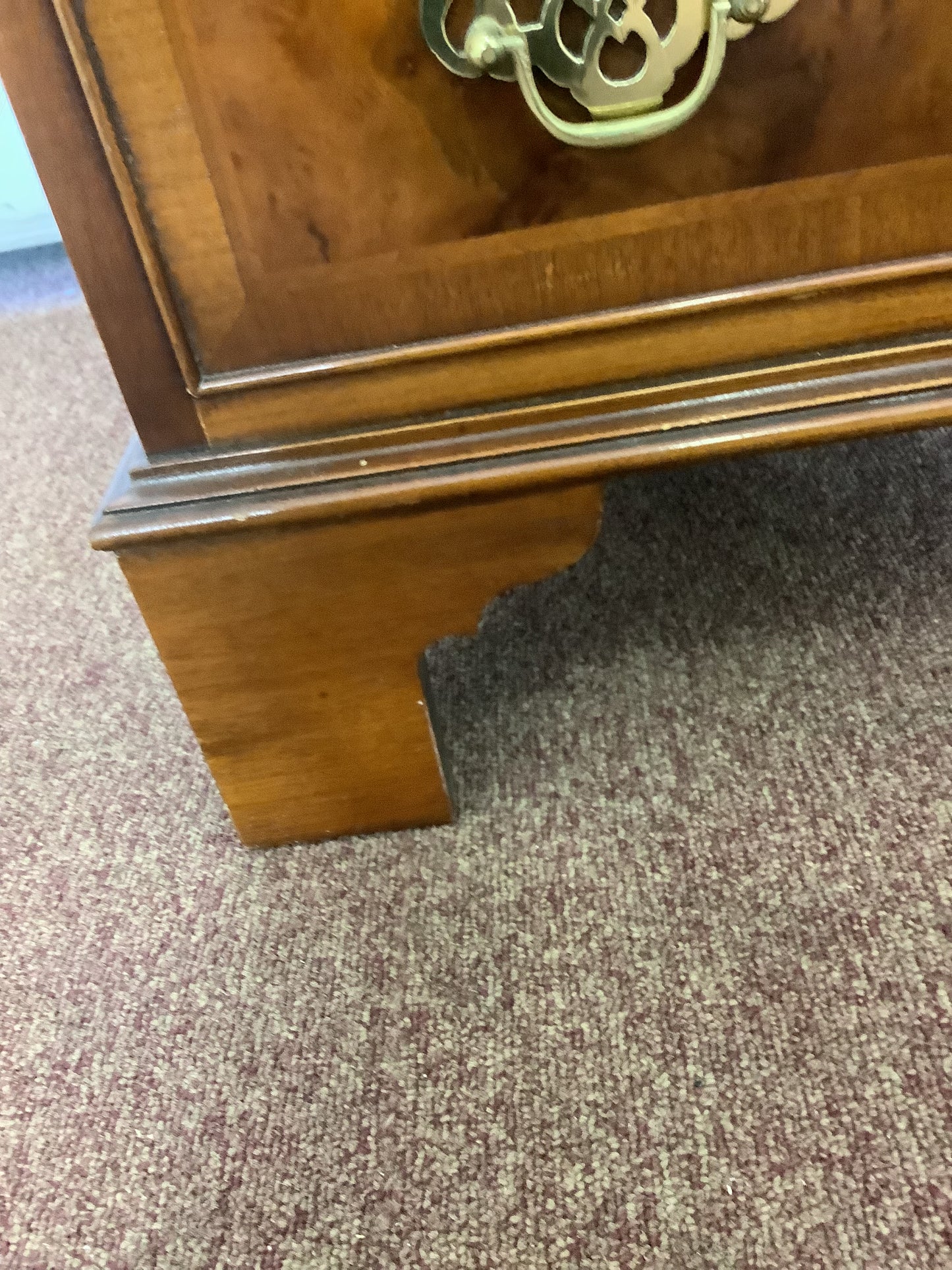 Paul Smith Georgian Style Walnut 4 Draw Chest of Drawers F27410.