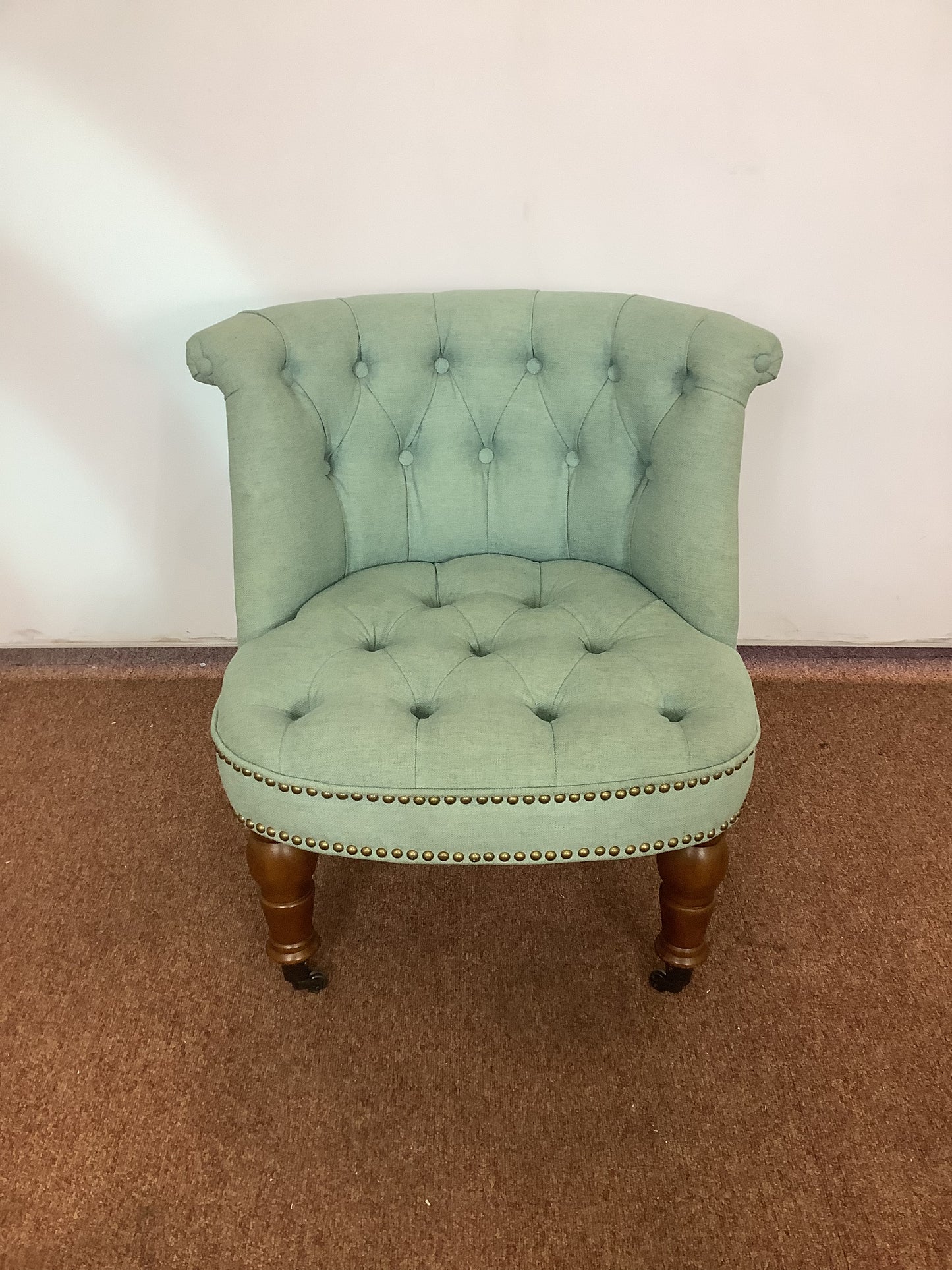 {Bouji} Light Green Tufted Back Slipper / Cocktail Chair F27414