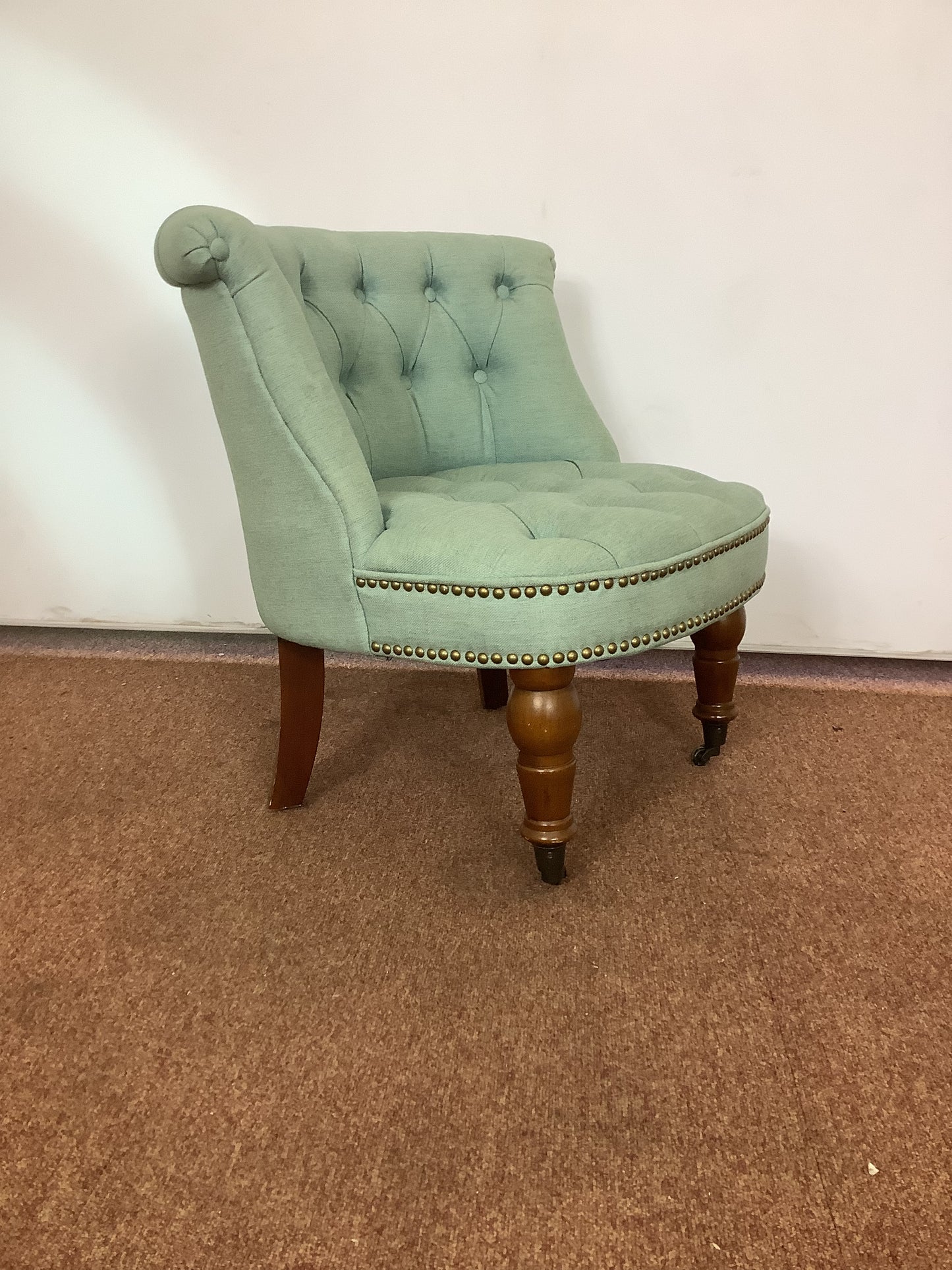 {Bouji} Light Green Tufted Back Slipper / Cocktail Chair F27414