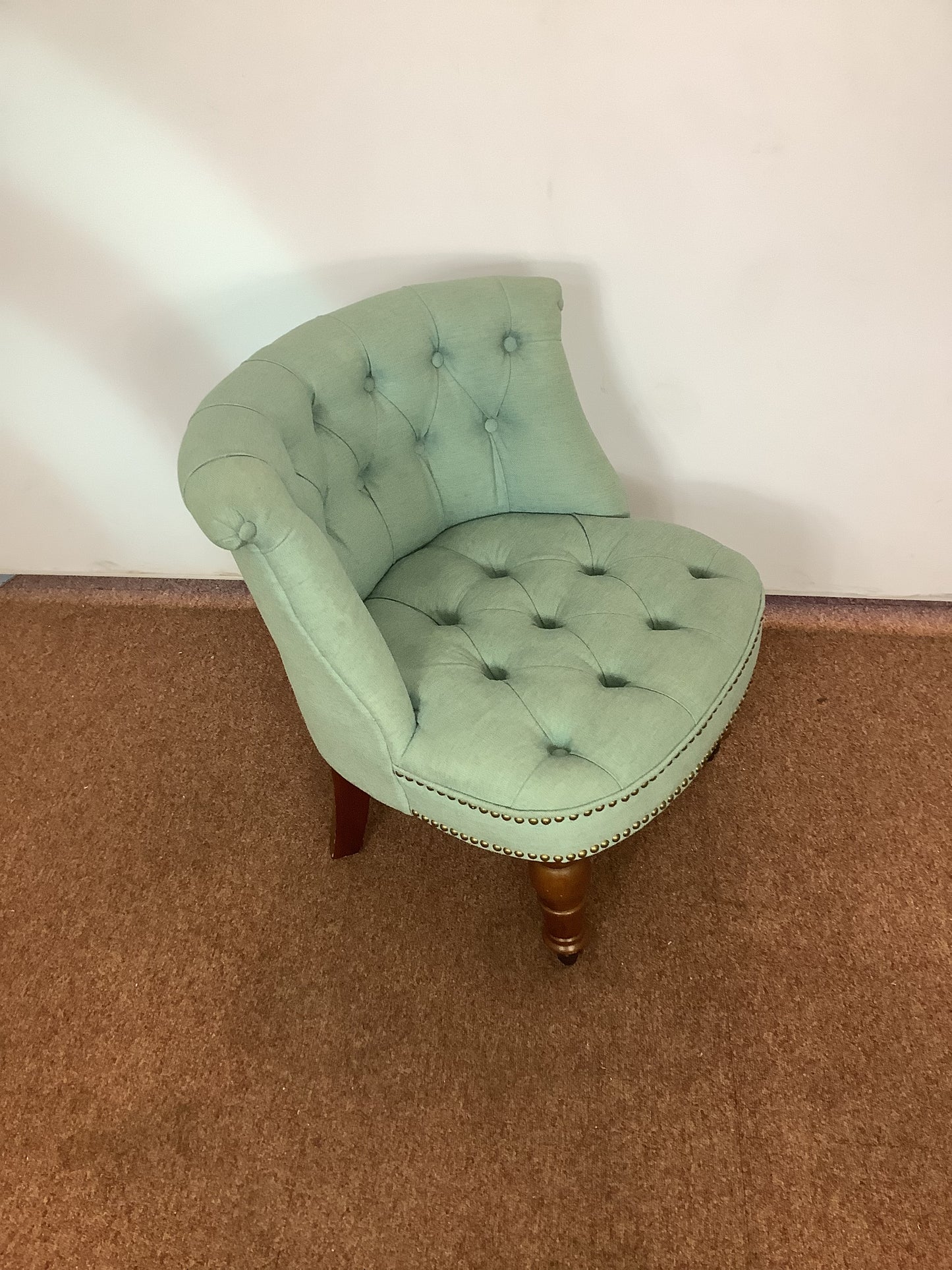 {Bouji} Light Green Tufted Back Slipper / Cocktail Chair F27414