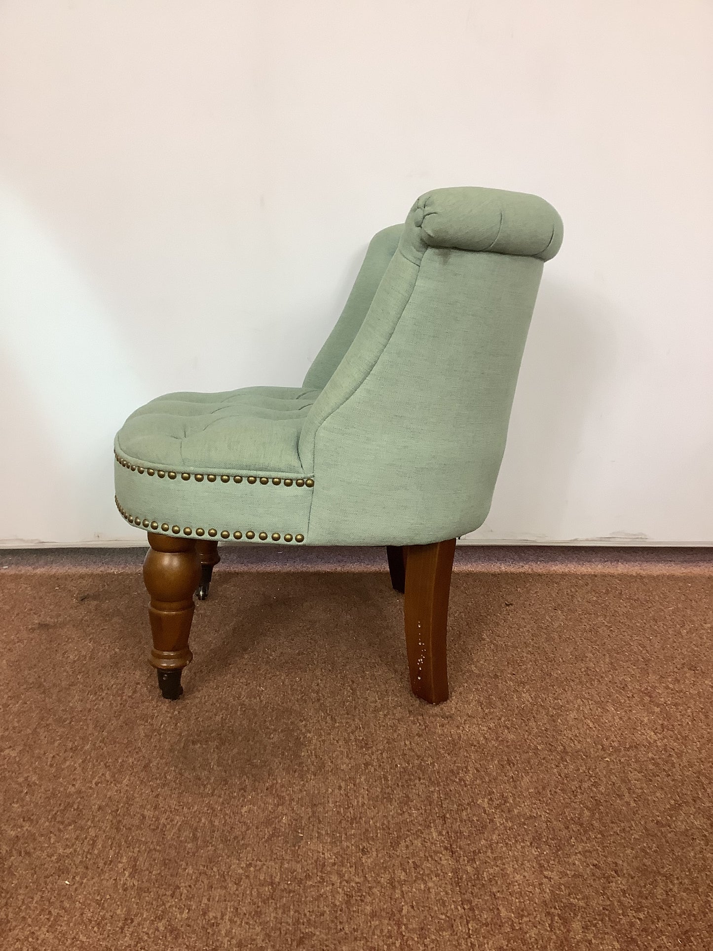 {Bouji} Light Green Tufted Back Slipper / Cocktail Chair F27414