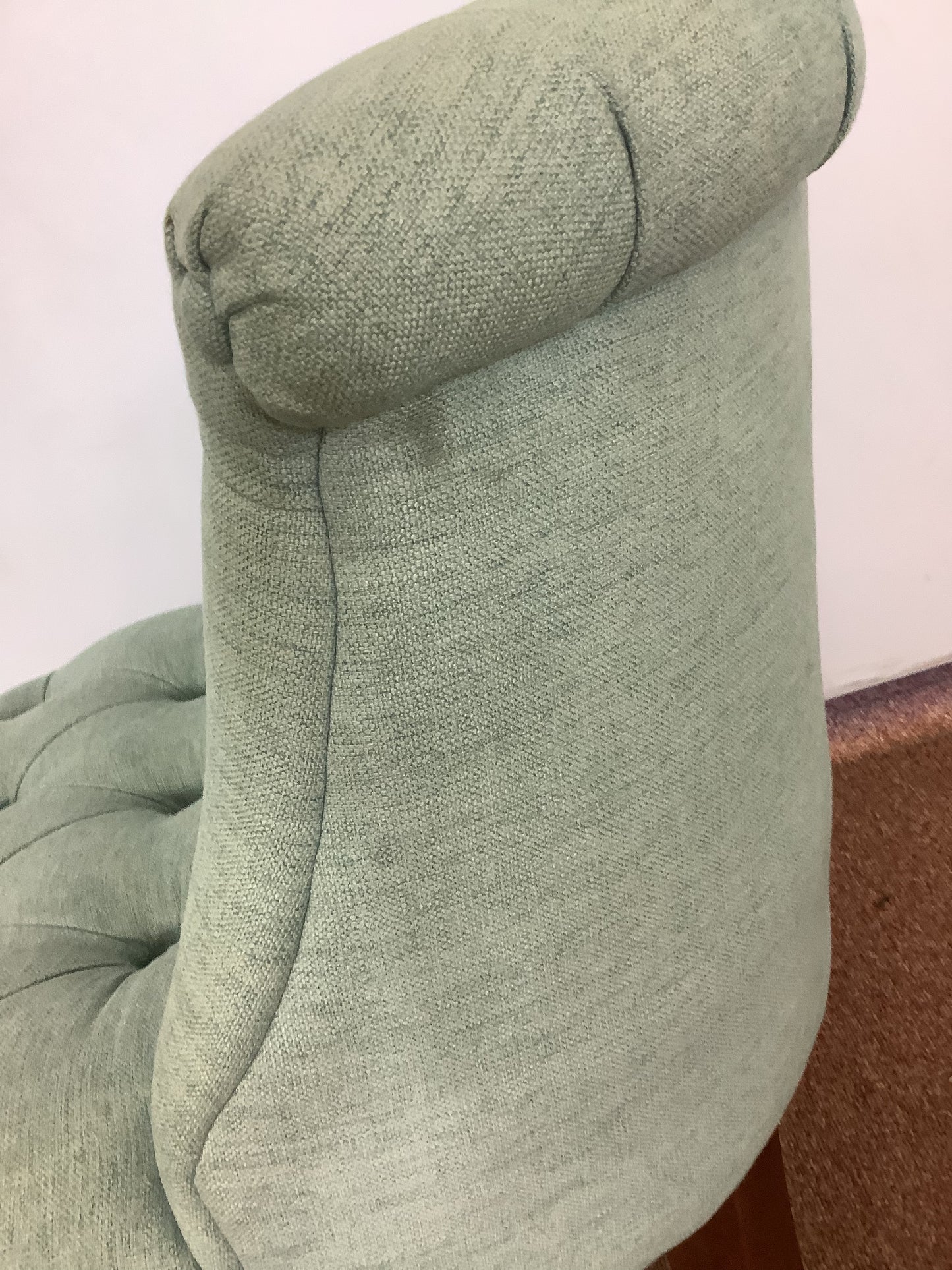 {Bouji} Light Green Tufted Back Slipper / Cocktail Chair F27414