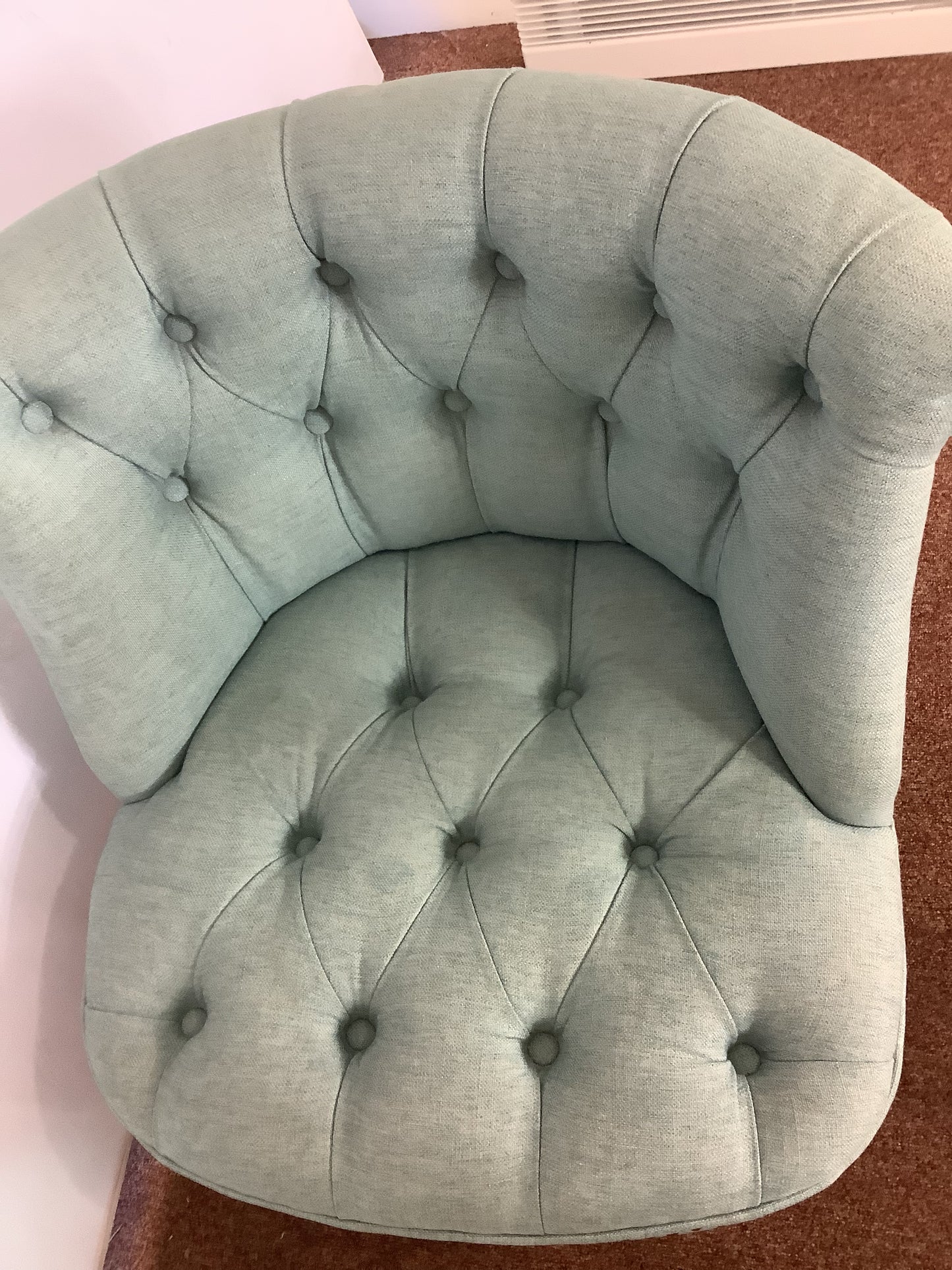 {Bouji} Light Green Tufted Back Slipper / Cocktail Chair F27414