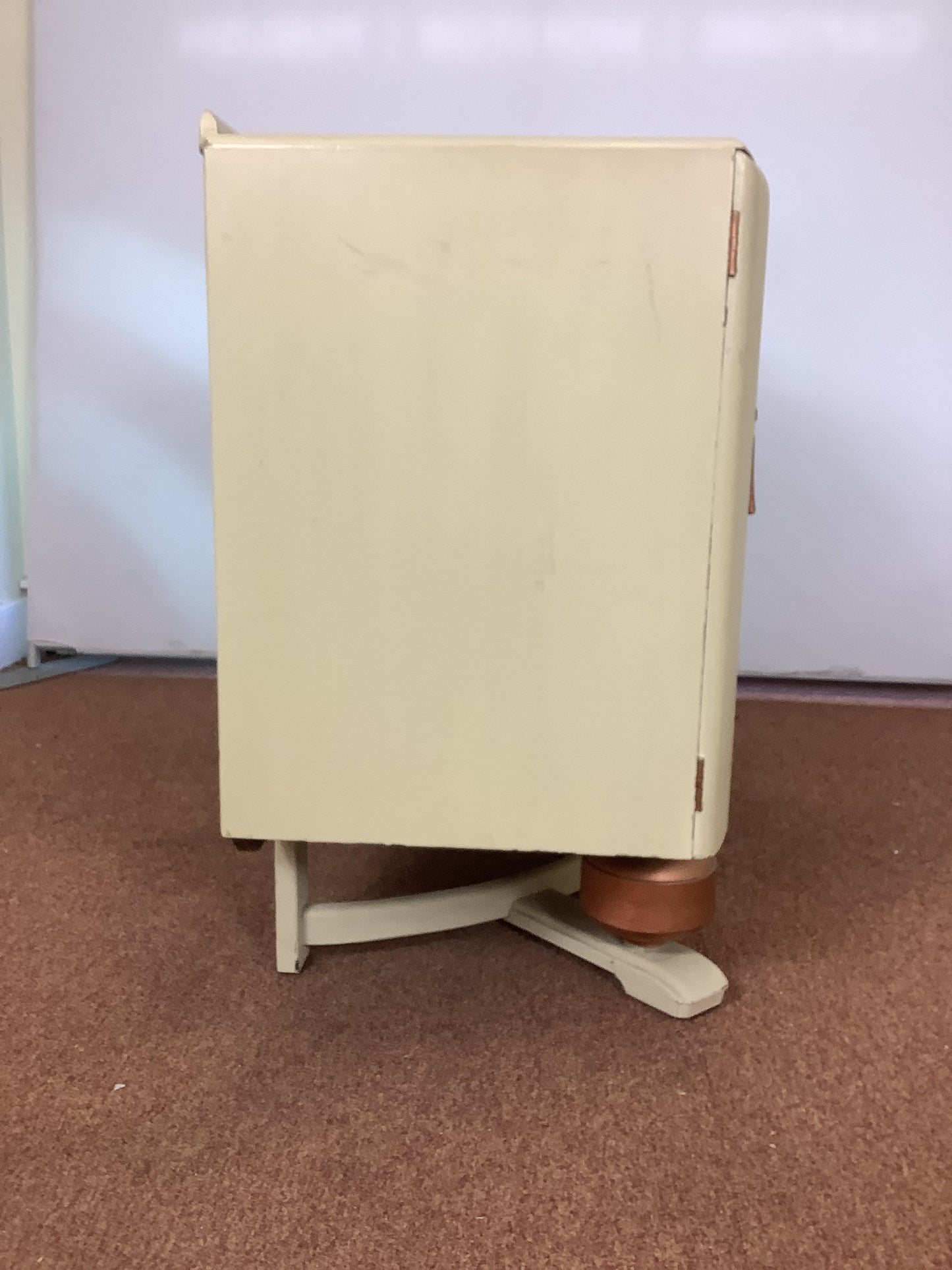 BEAUTILITY Ltd Vintage Shabby Chic 1950s Bow Fronted Sideboard Cabinet F27421