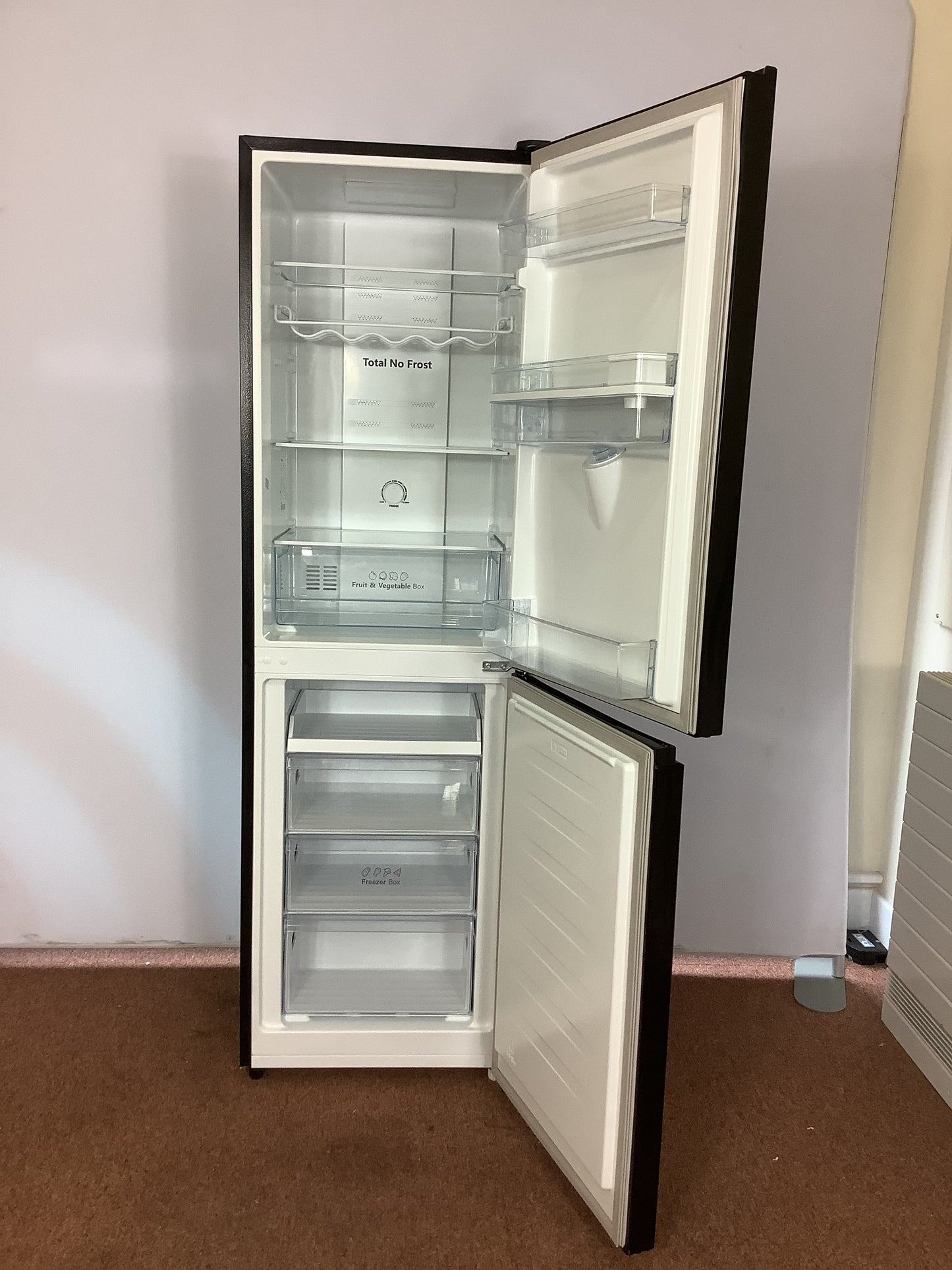 Hisense Fridge Freezer RB327N4WB L52410