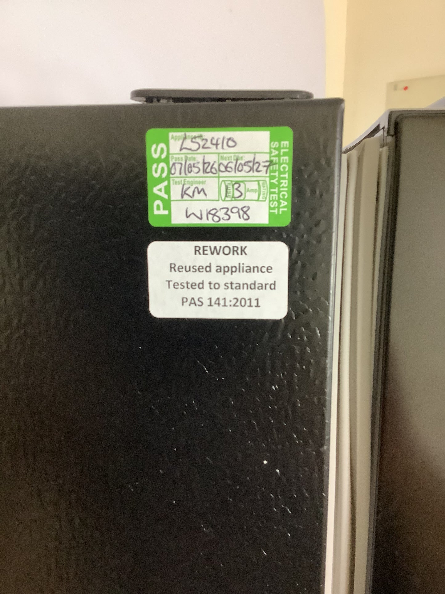 Hisense Fridge Freezer RB327N4WB L52410
