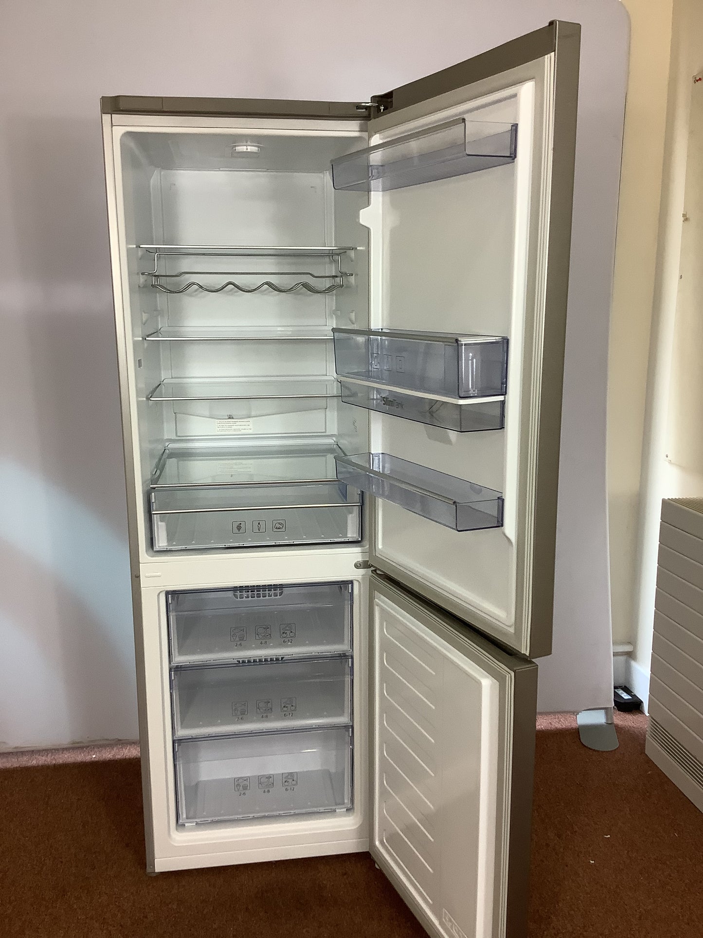 Beko Fridge Freezer CXFG1685DLDS L52304
