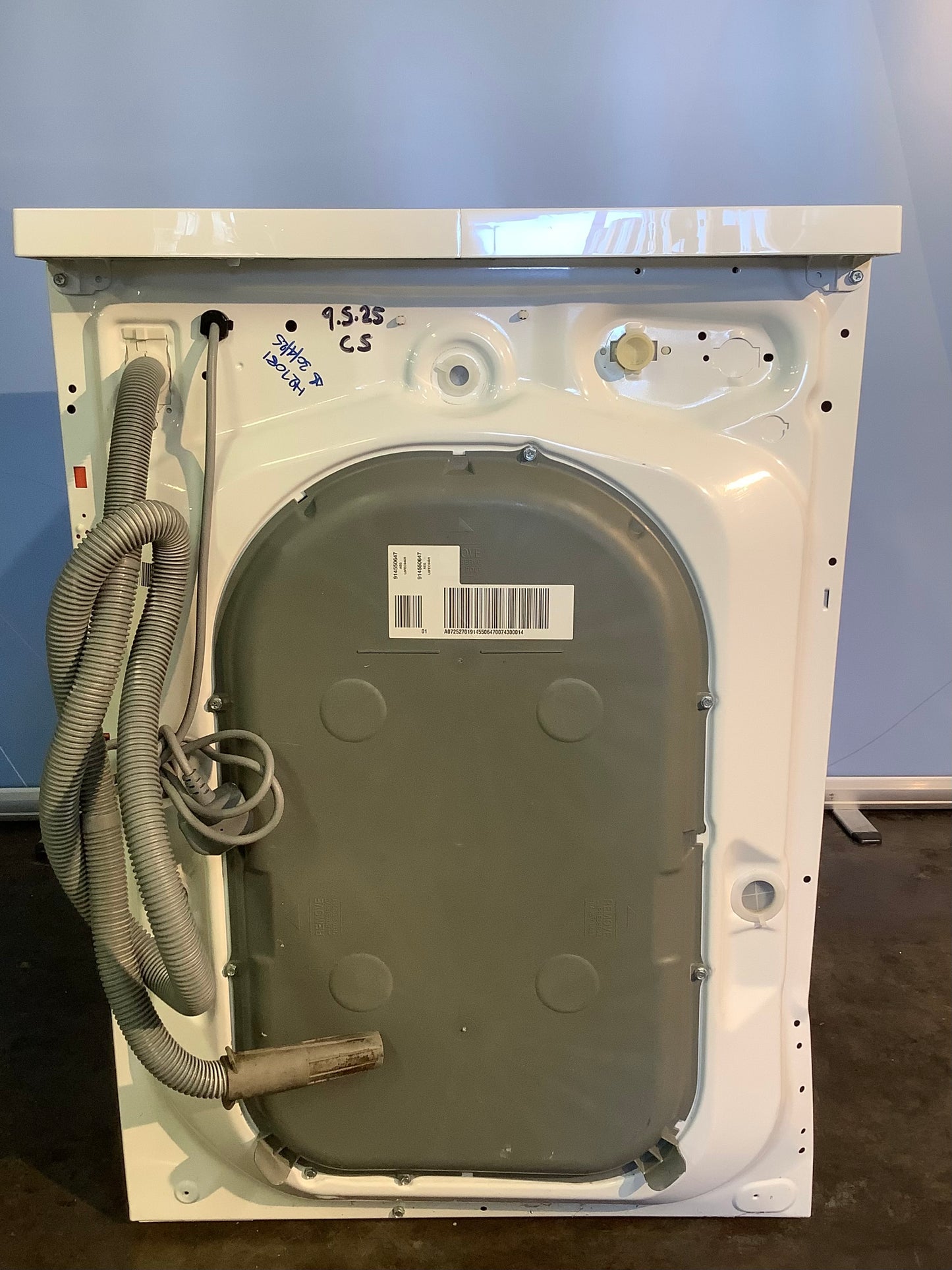 AEG 9kg Washing Machine L8FEC946R L48719