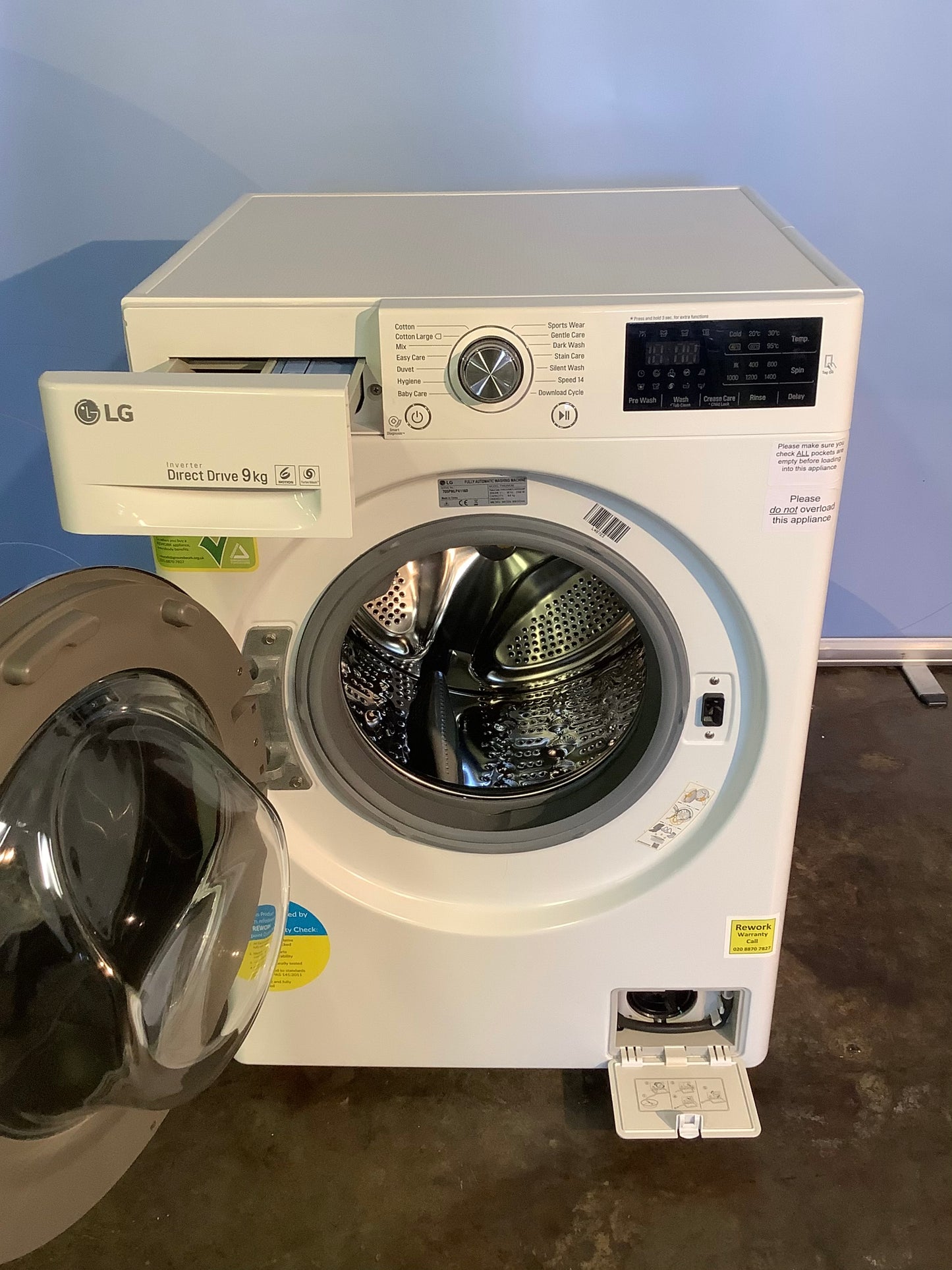 LG 9kg Washing Machine FH4U2VCN2 L48723