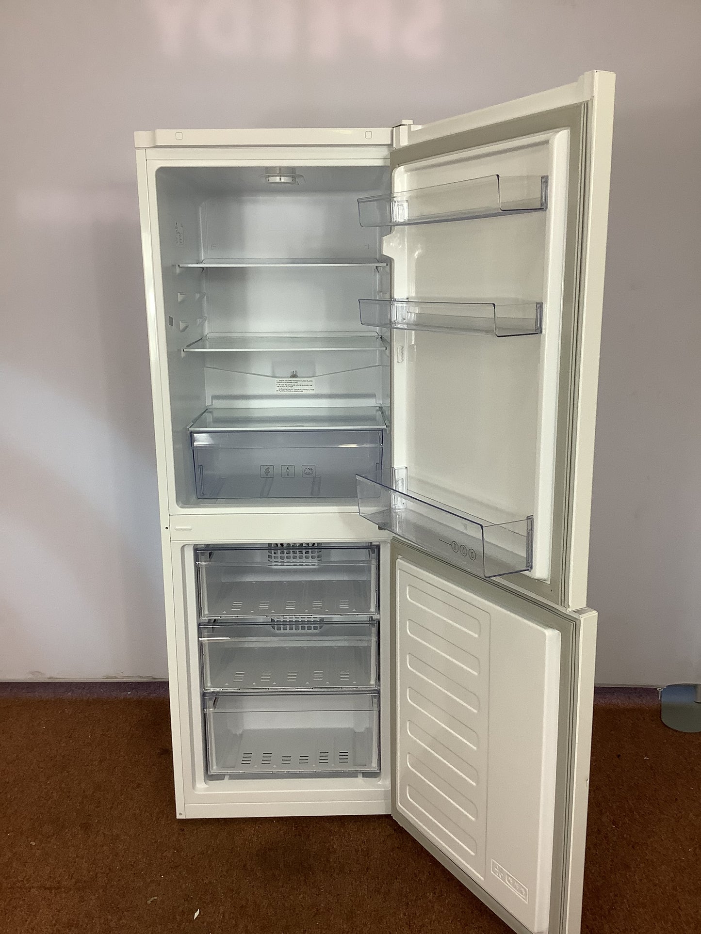 Beko Fridge Freezer 60/40 CXFG3552W L52531