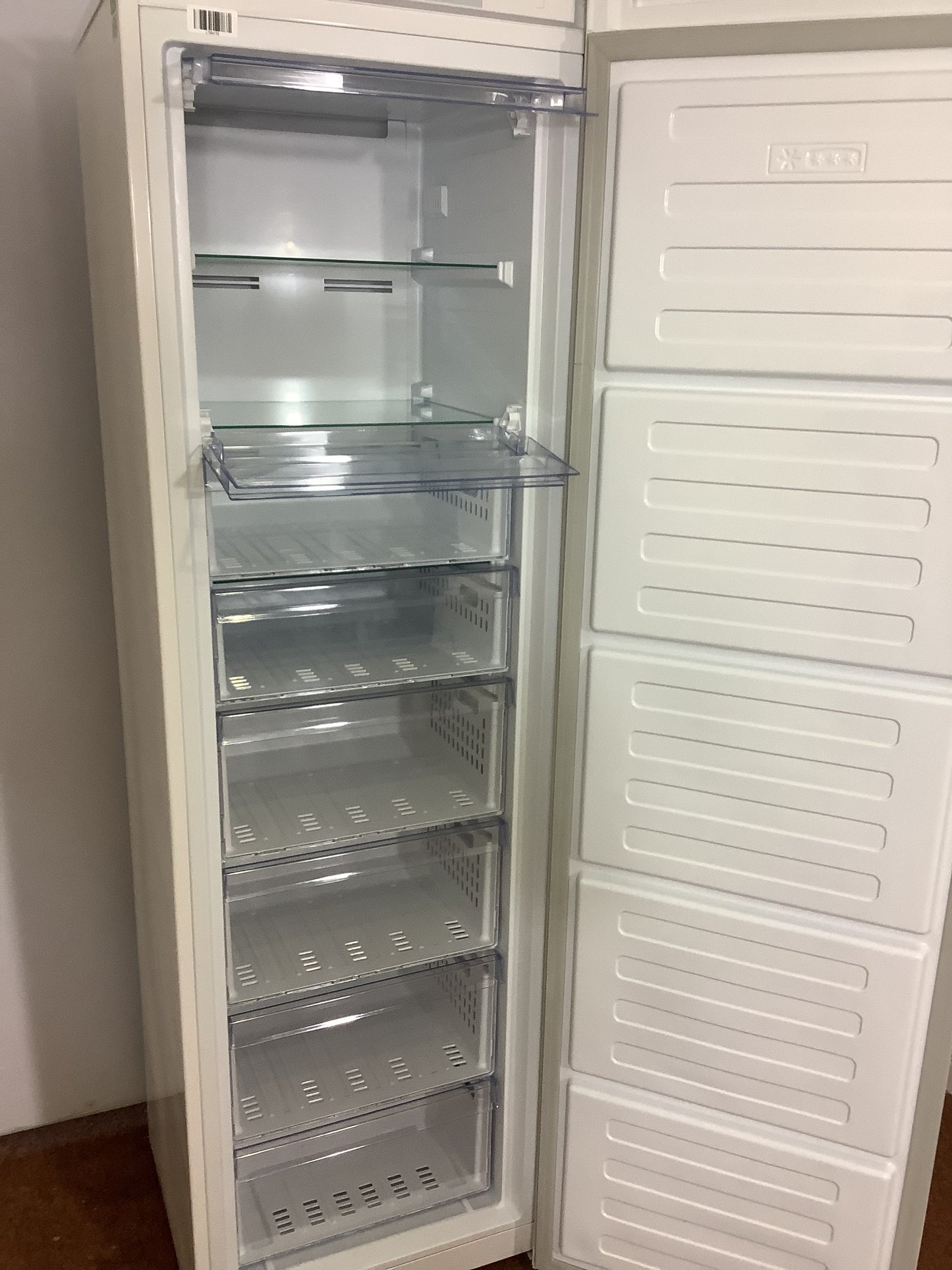 Beko Freestanding Freezer FFP3579W L50438