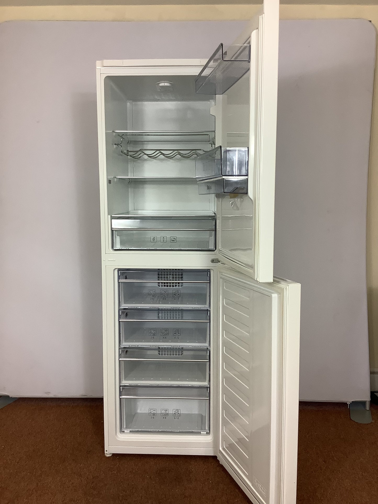 Beko Fridge Freezer CFG1691DW L50707