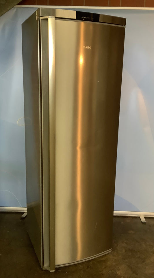 AEG Freestanding Fridge S74010XO L48670