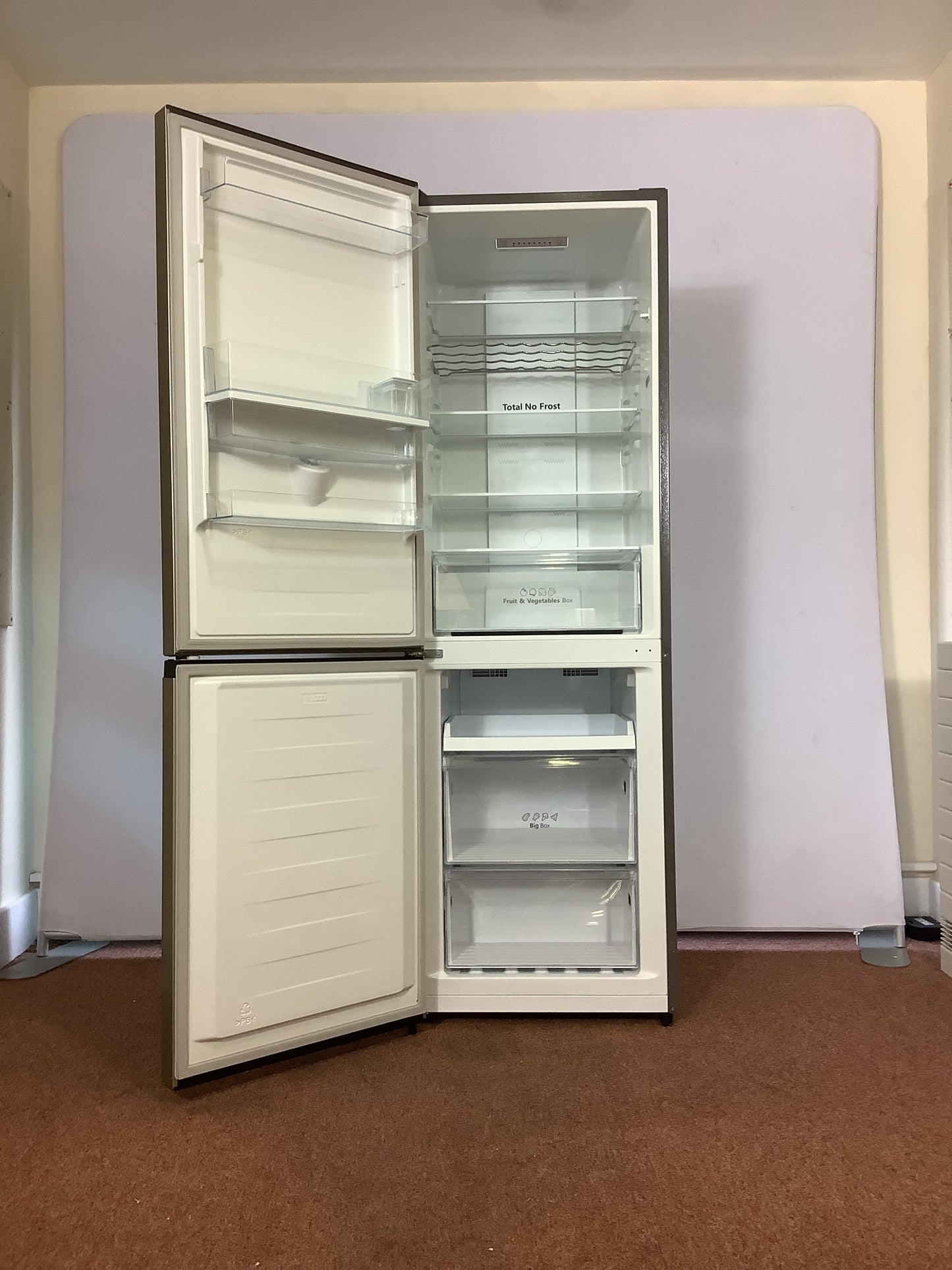 Hisense Fridge Freezer RB390N4WC1 L50206