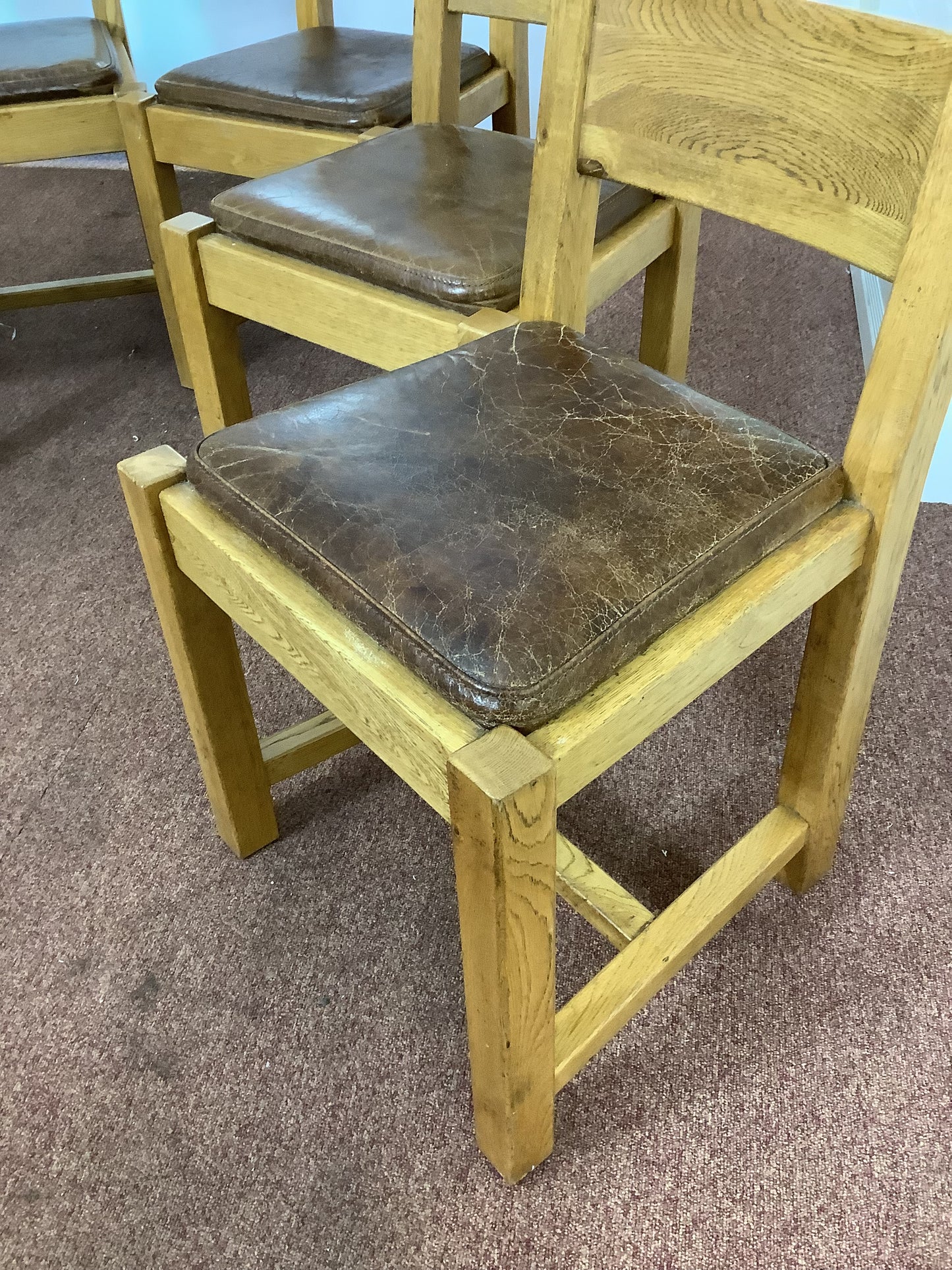 6 x Solid Oak Wood with Brown Leather Seat Dining Chairs F27291.
