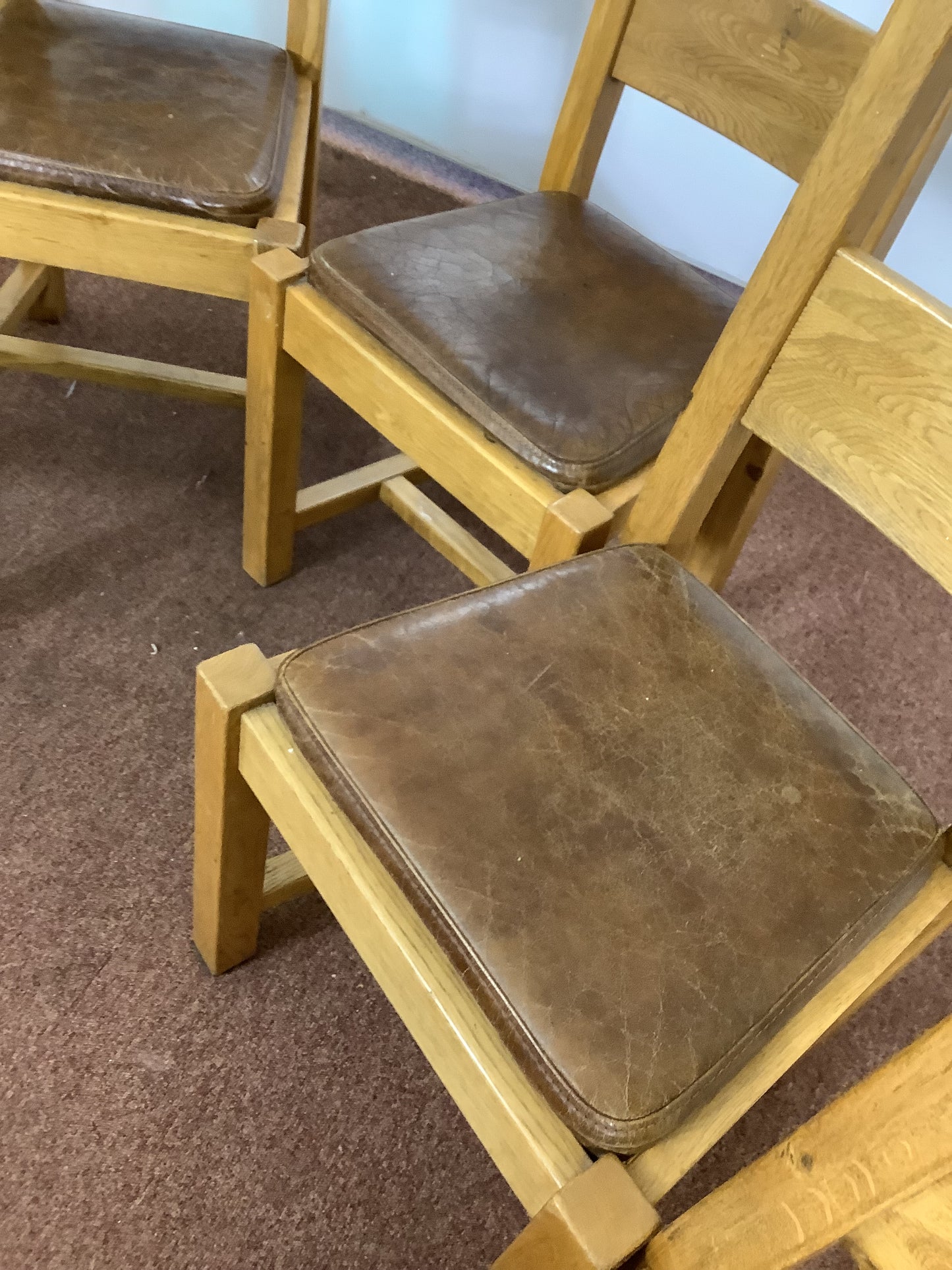 6 x Solid Oak Wood with Brown Leather Seat Dining Chairs F27291.