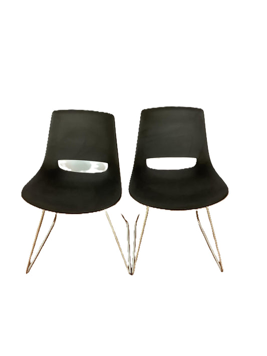 2 x Arper Palm Chairs by Mondini , Black F27300.