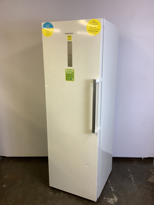 Samsung Freestanding Freezer RZ32M7120WW L48610